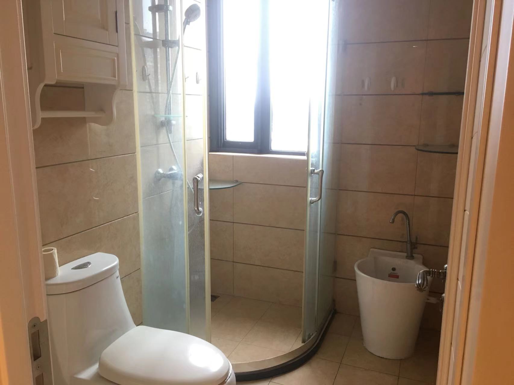 益兴名流府 4室2厅2卫 175.00m&sup2;