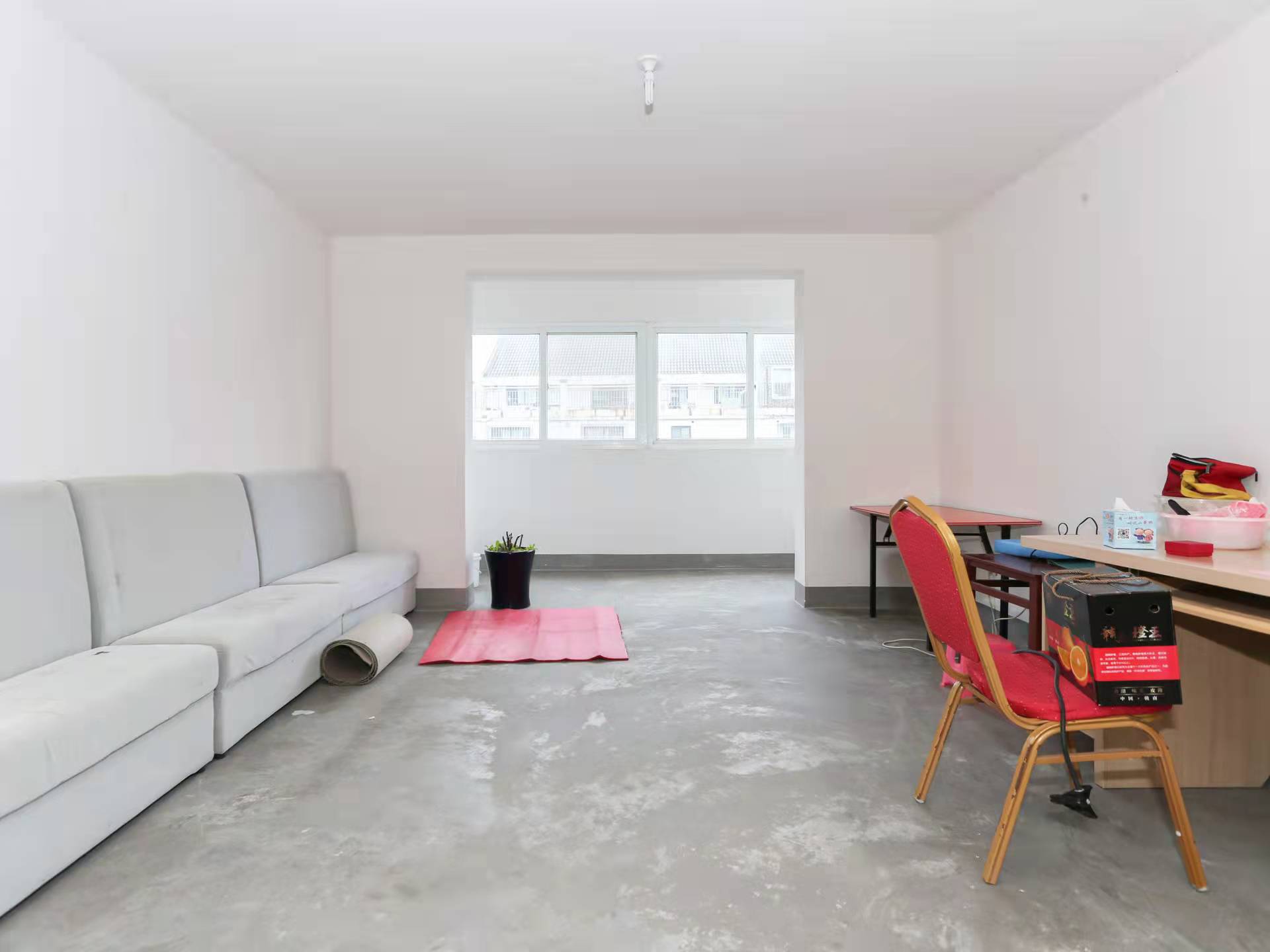 跃龙小苑 5室2厅2卫 143m²