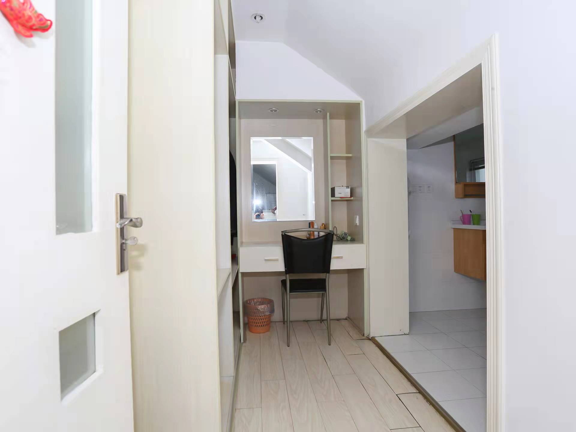 跃龙小苑 5室2厅2卫 143m&sup2;