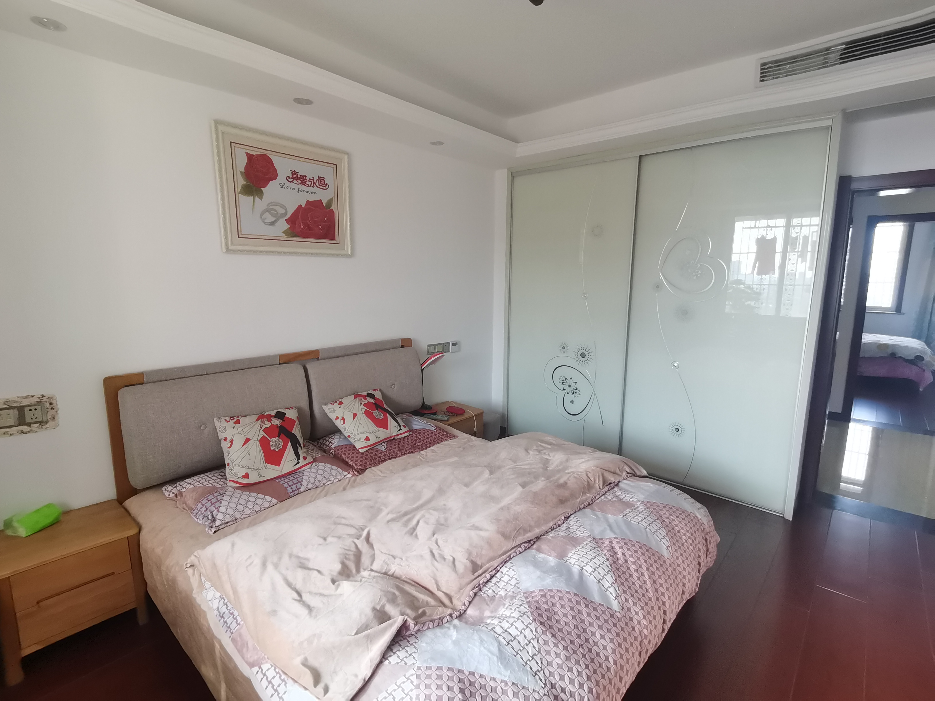 江海佳苑 3室2厅2卫 144m&sup2;