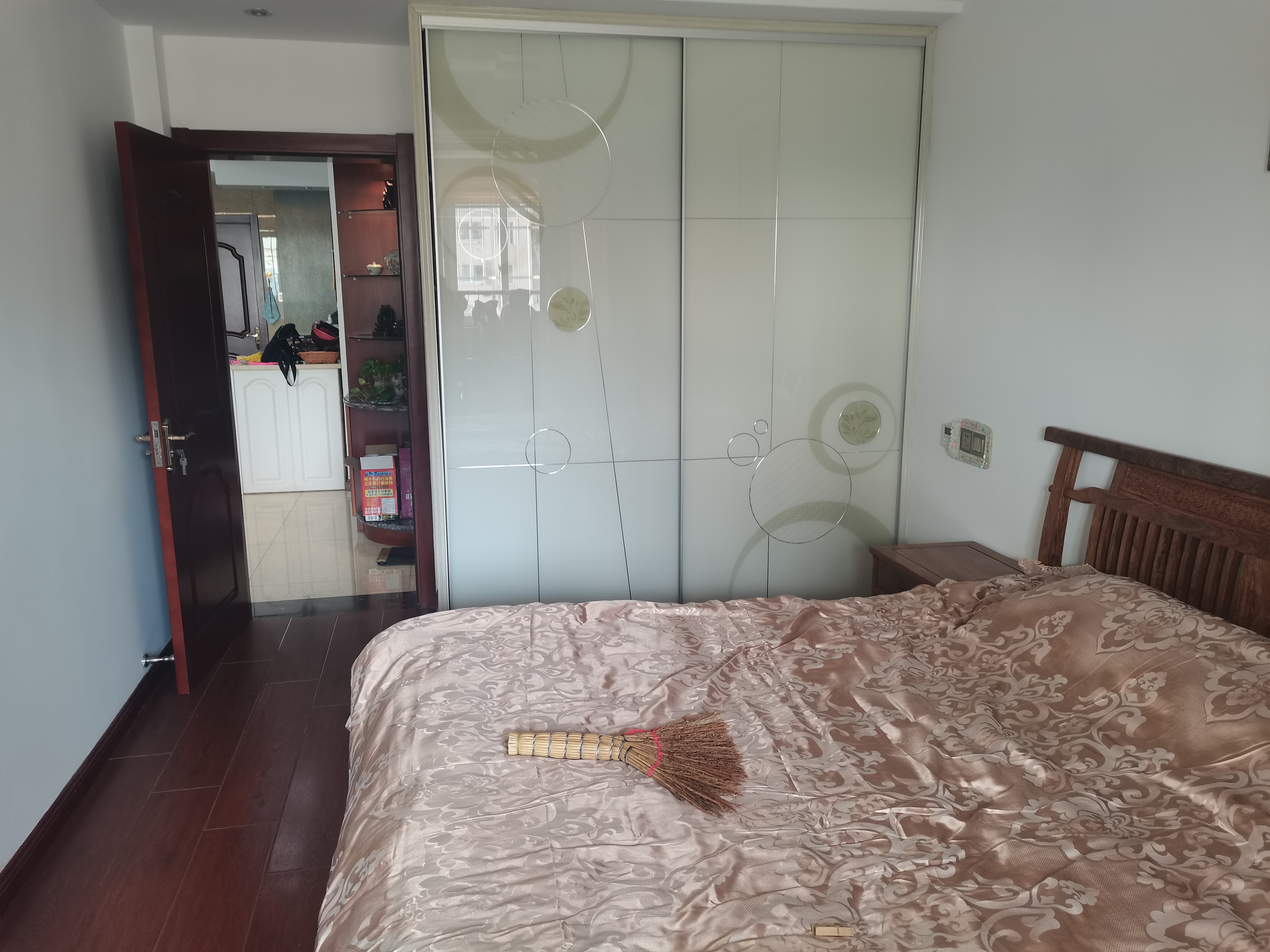 江海佳苑 3室2厅2卫 144m&sup2;
