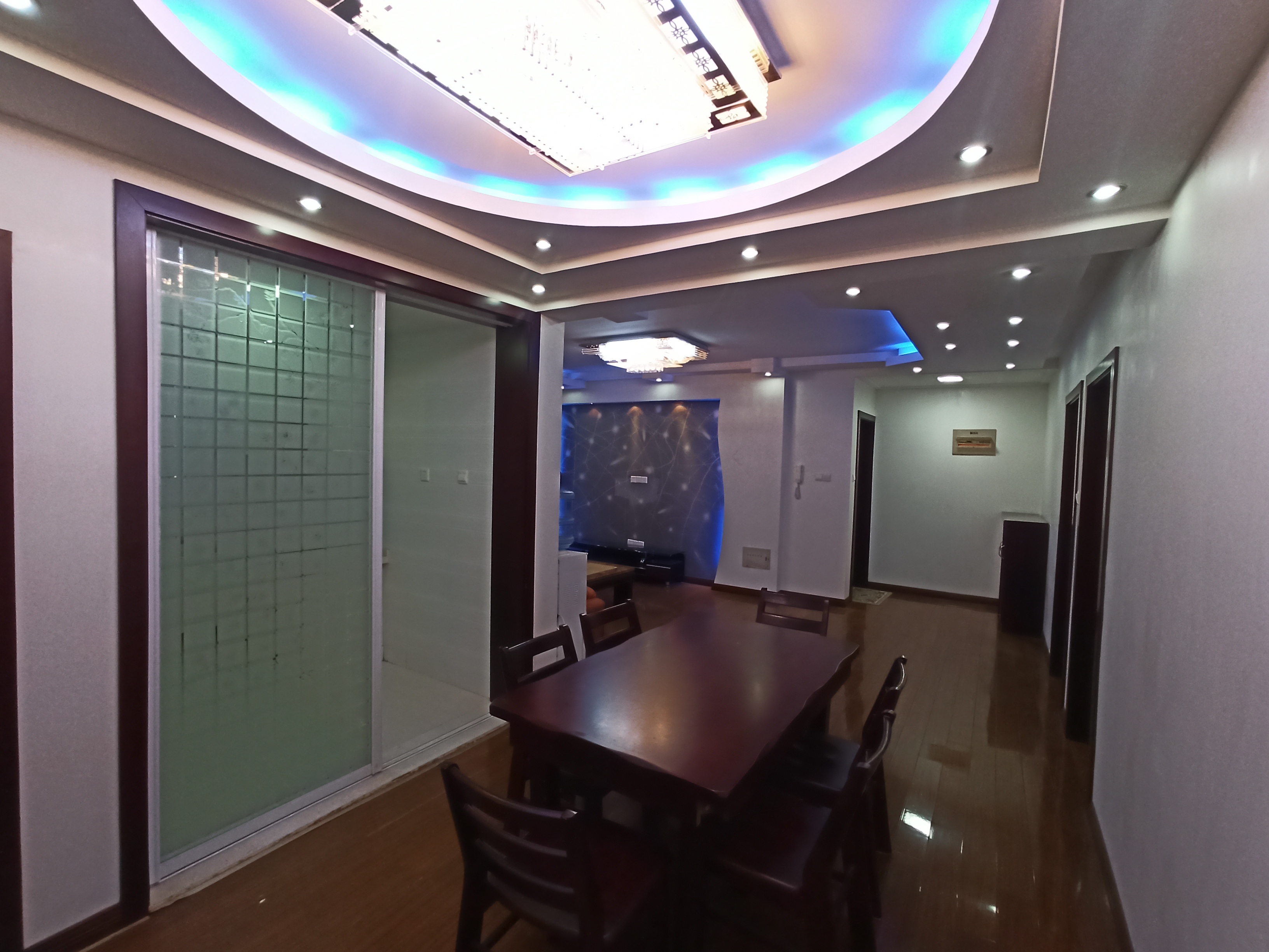 银洋河公寓 3室2厅2卫 130m&sup2;