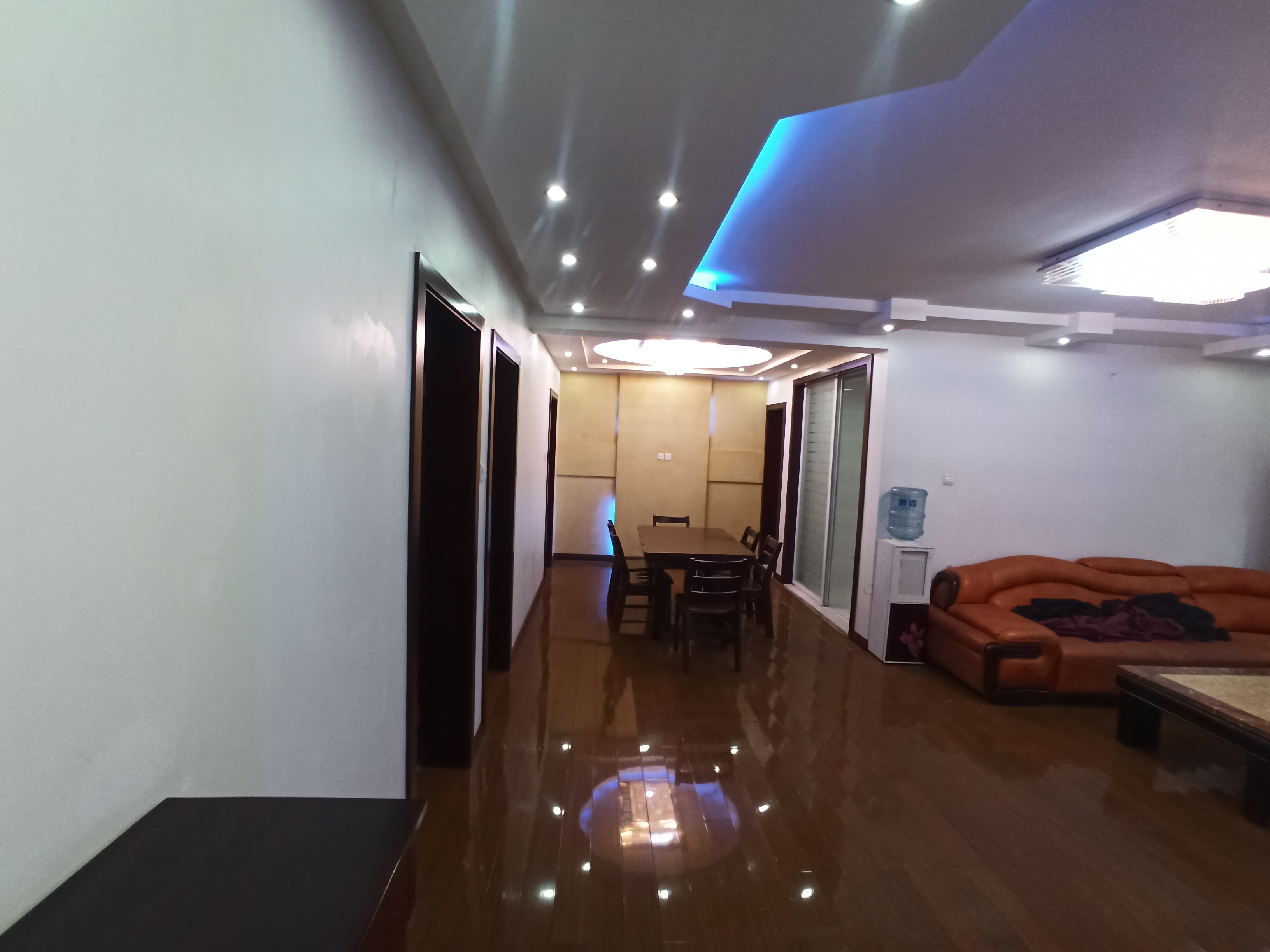 银洋河公寓 3室2厅2卫 130m&sup2;