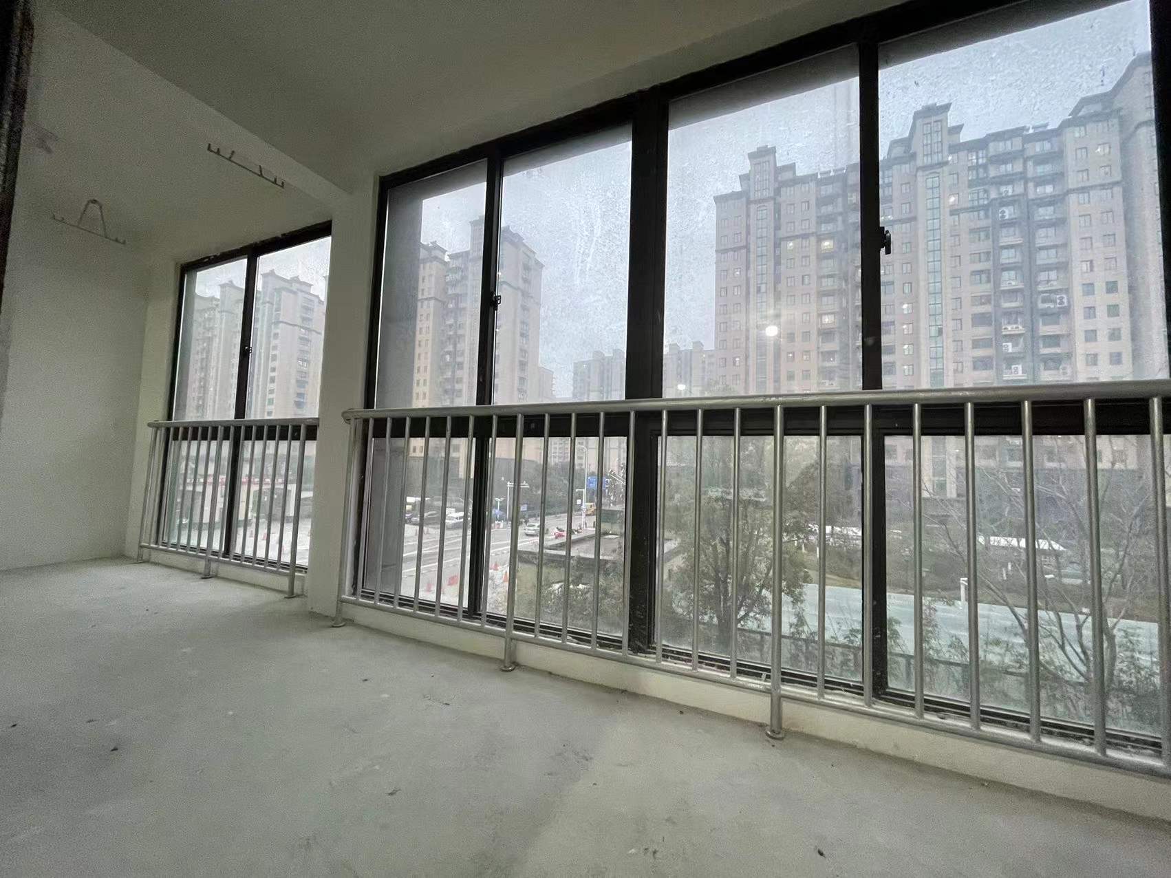 世伦佳苑 3室2厅2卫 140m&sup2;