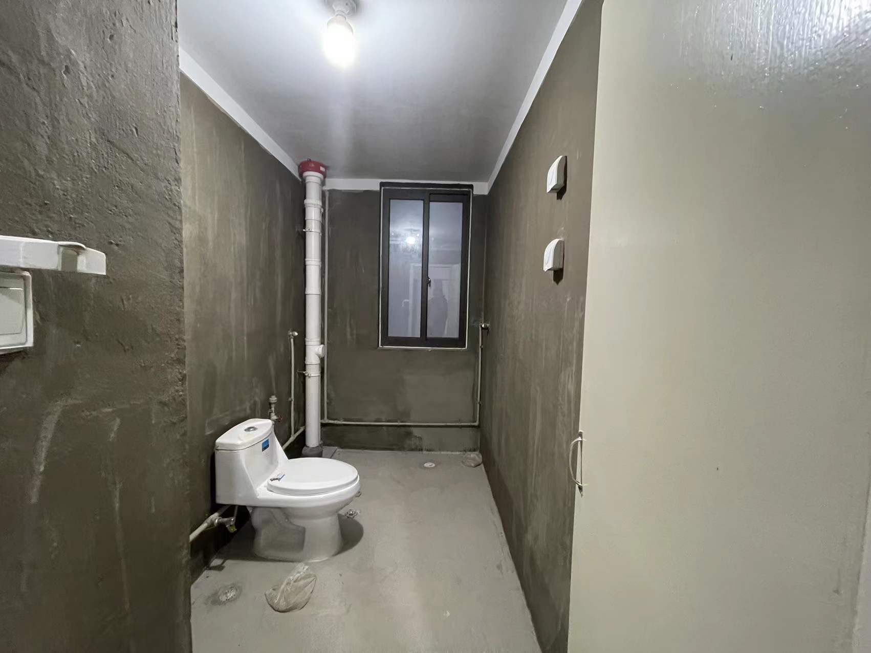 世伦佳苑 1室1厅1卫 61m&sup2;