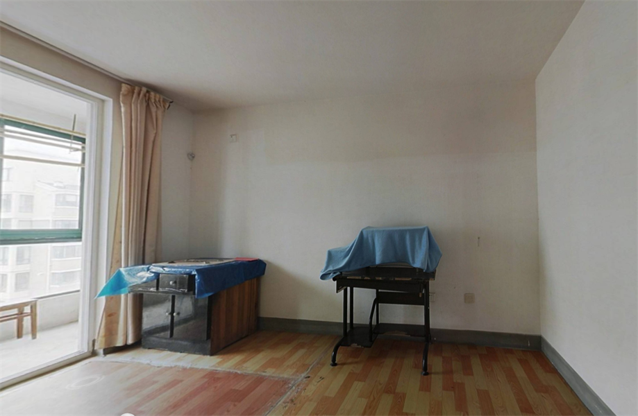 春天花园 3室2厅1卫 127m&sup2;