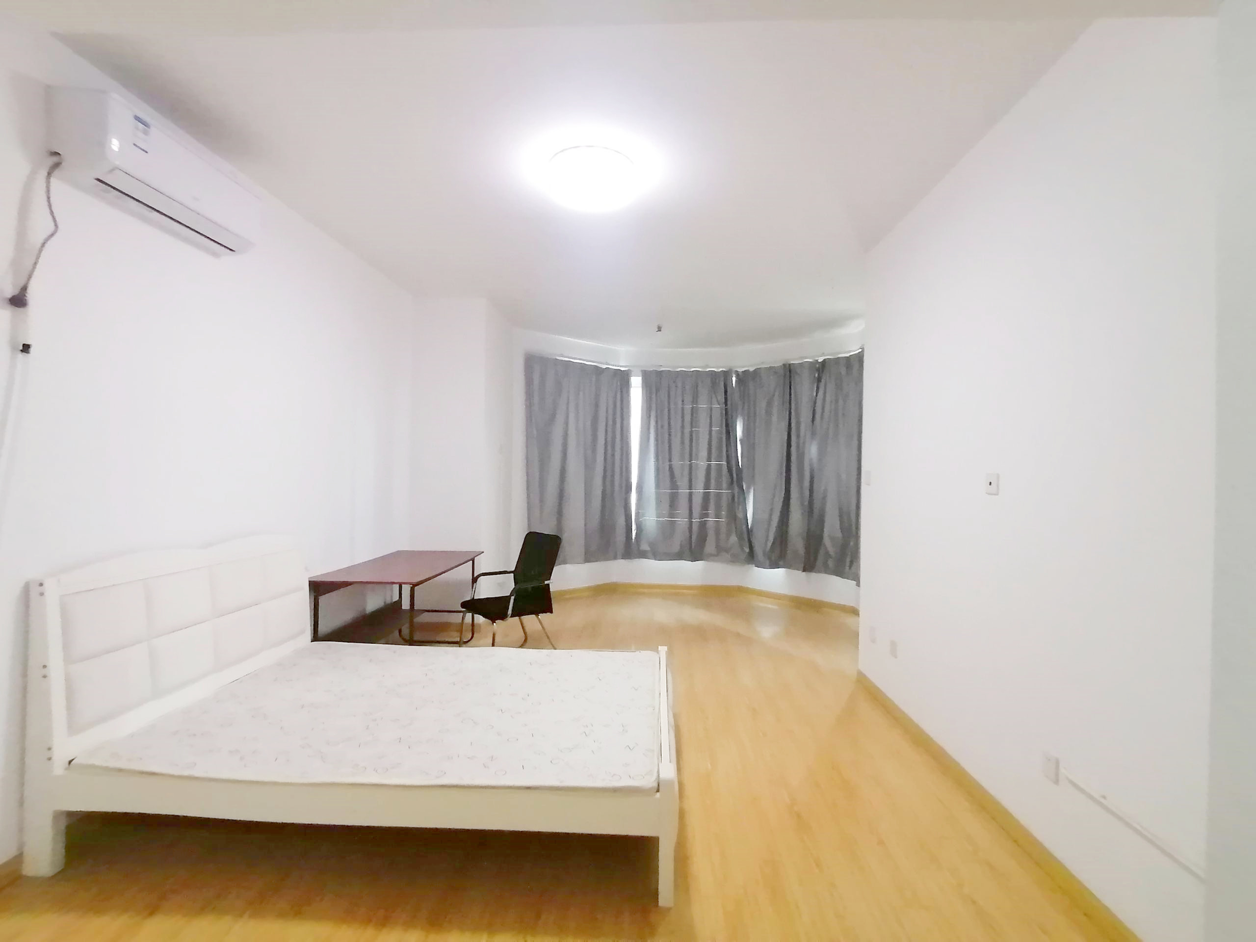 中南世纪花城三期 3室2厅2卫 138.00m²