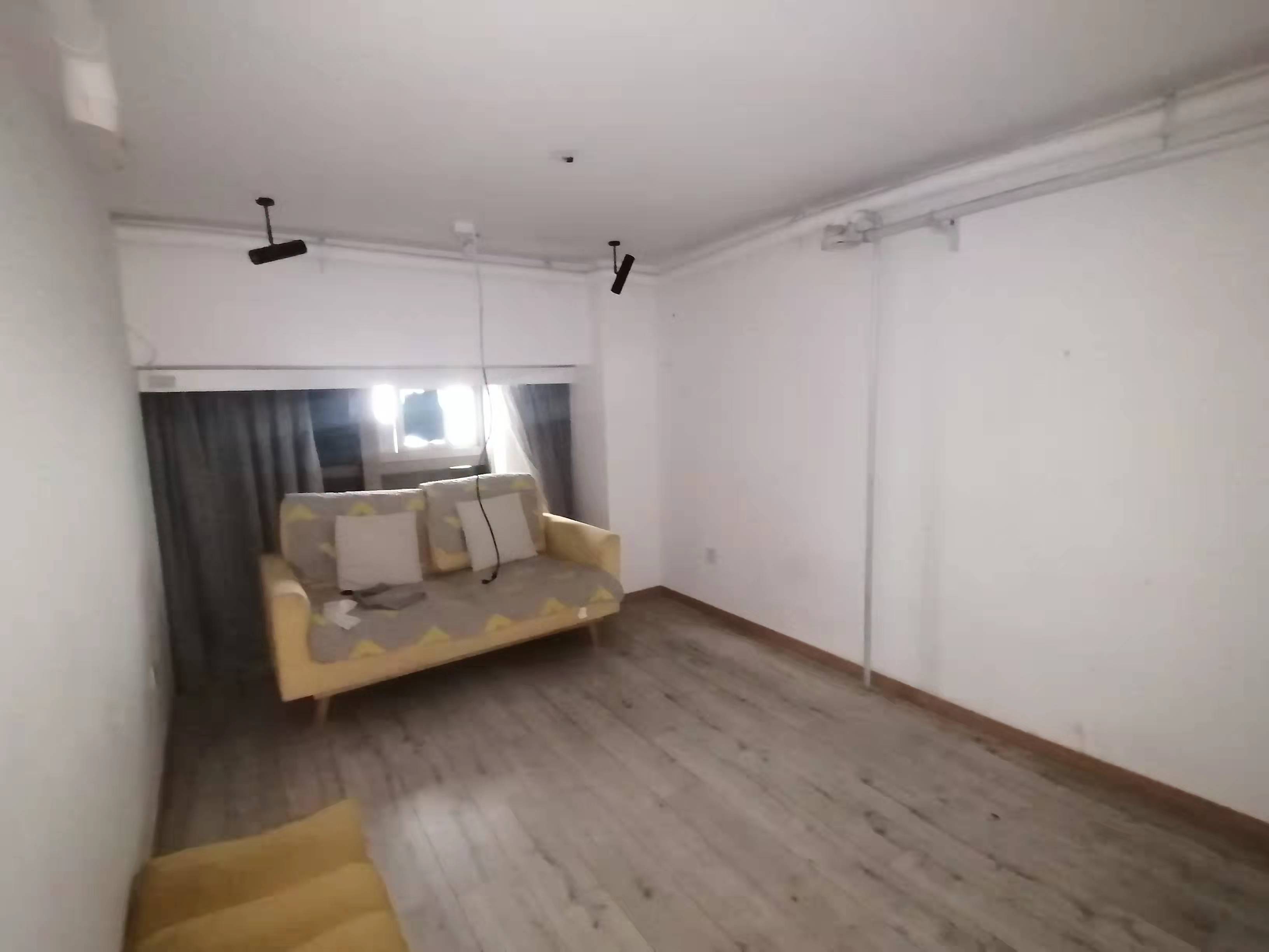 中南世纪城 1室1厅1卫 100m&sup2;