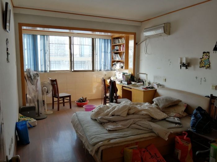 莲花苑 3室1厅1卫 107m&sup2;