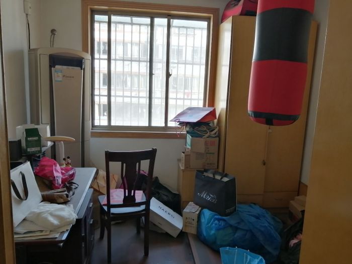 莲花苑 3室1厅1卫 107m&sup2;