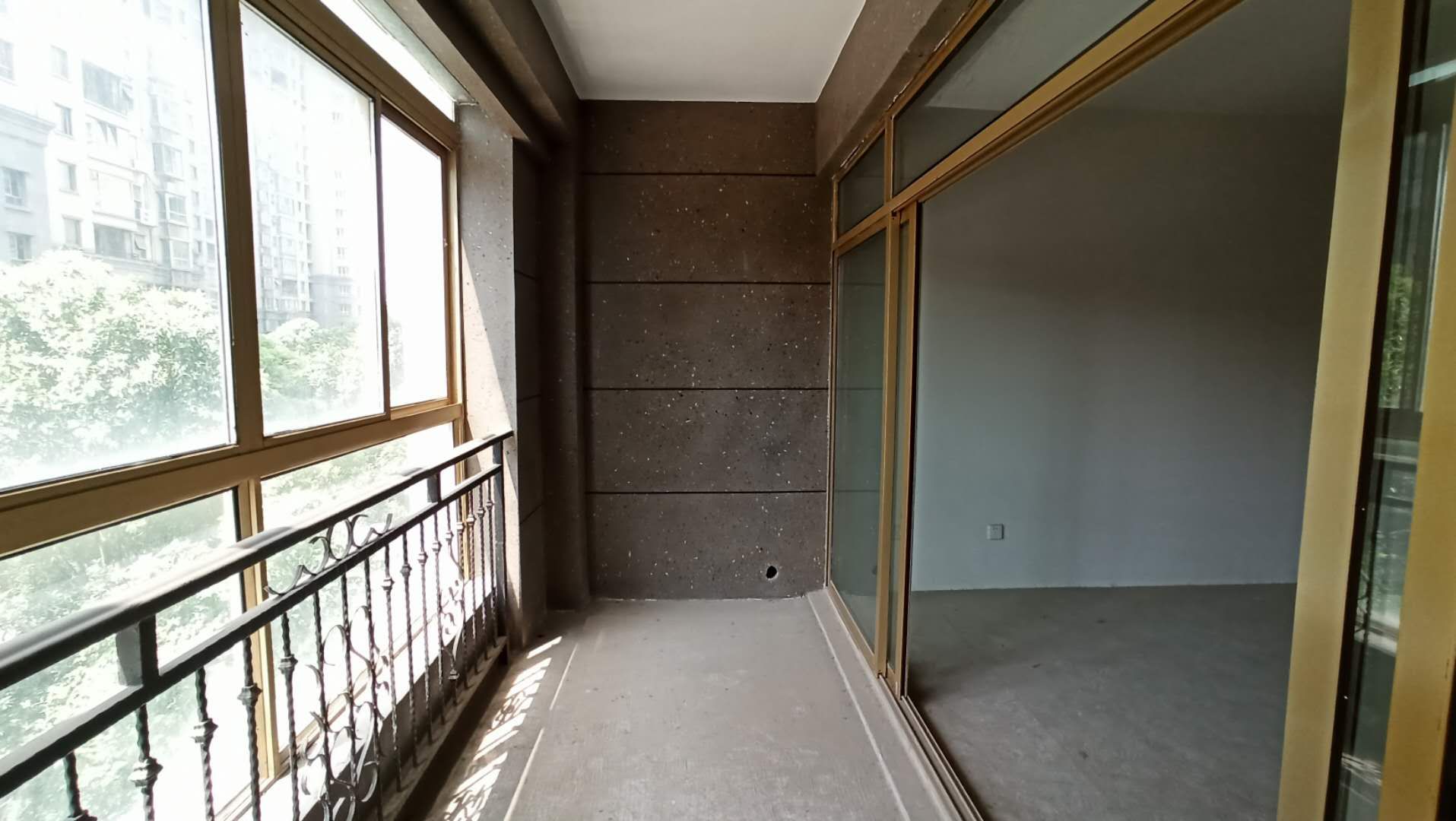 恒盛豪庭 4室2厅2卫 170m&sup2;