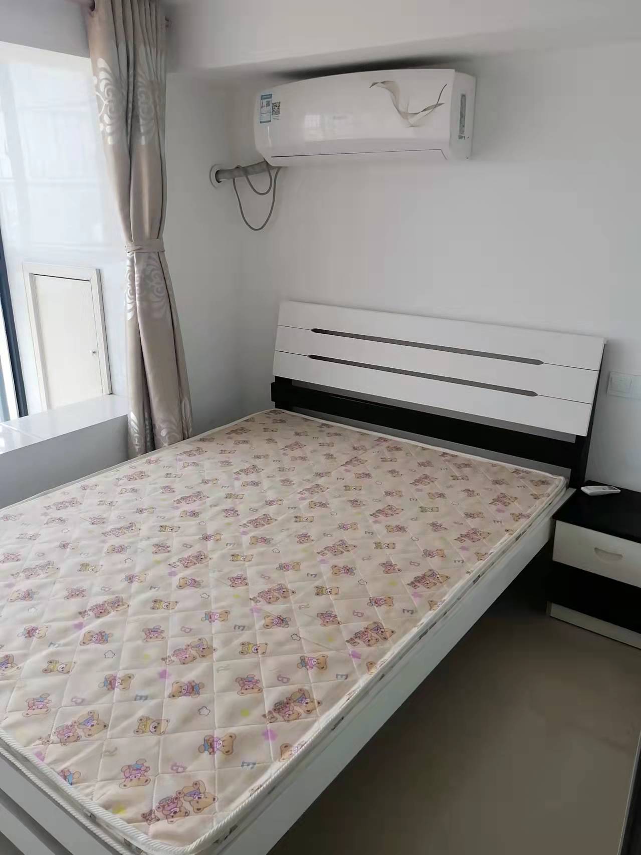 百花大厦 1室1厅1卫 60m&sup2;