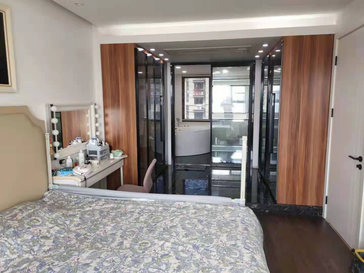 紫东南苑南区 2室2厅2卫 132.00m&sup2;