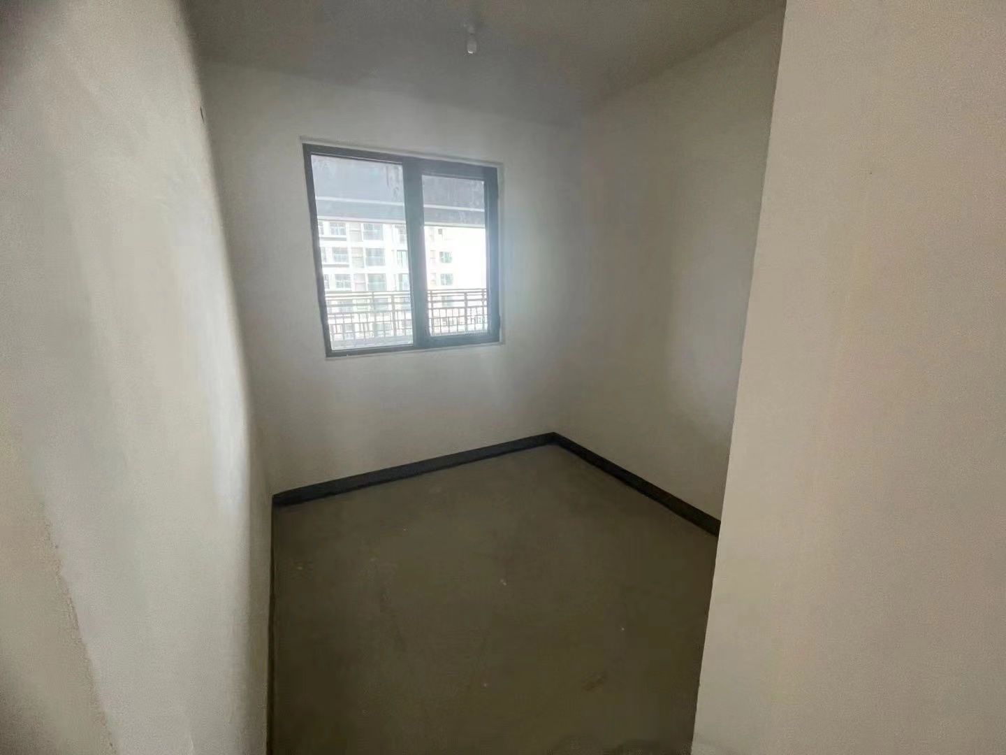 绿地新里城 3室2厅1卫 91m&sup2;