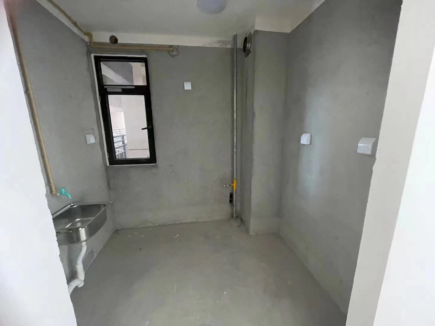 绿地新里城 3室2厅1卫 91m&sup2;