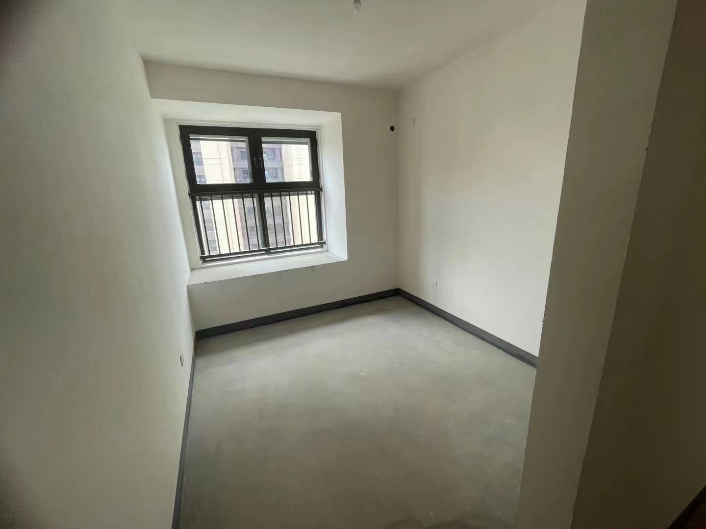 绿地新里城 3室2厅1卫 91m&sup2;