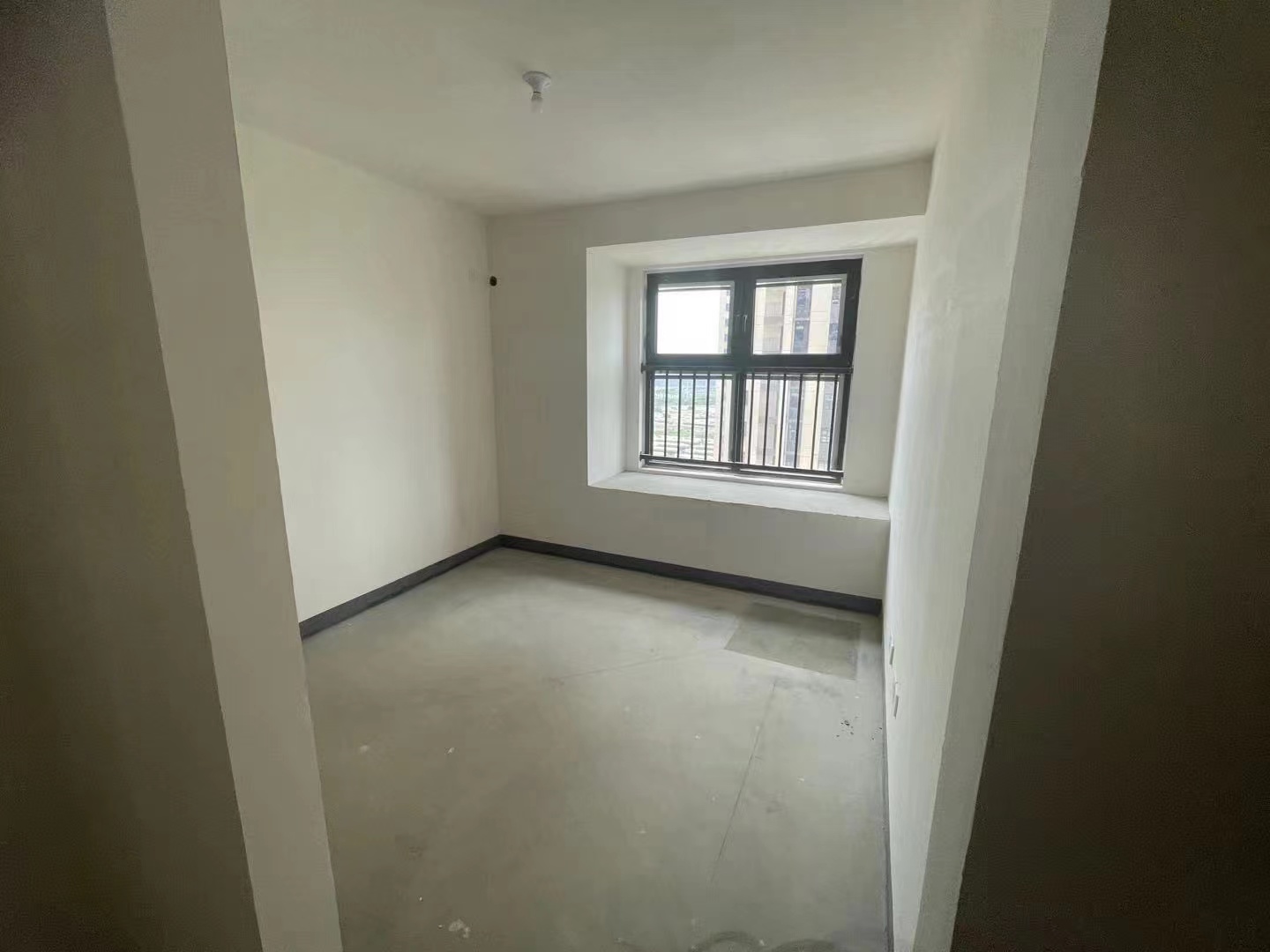 绿地新里城 3室2厅1卫 91m&sup2;