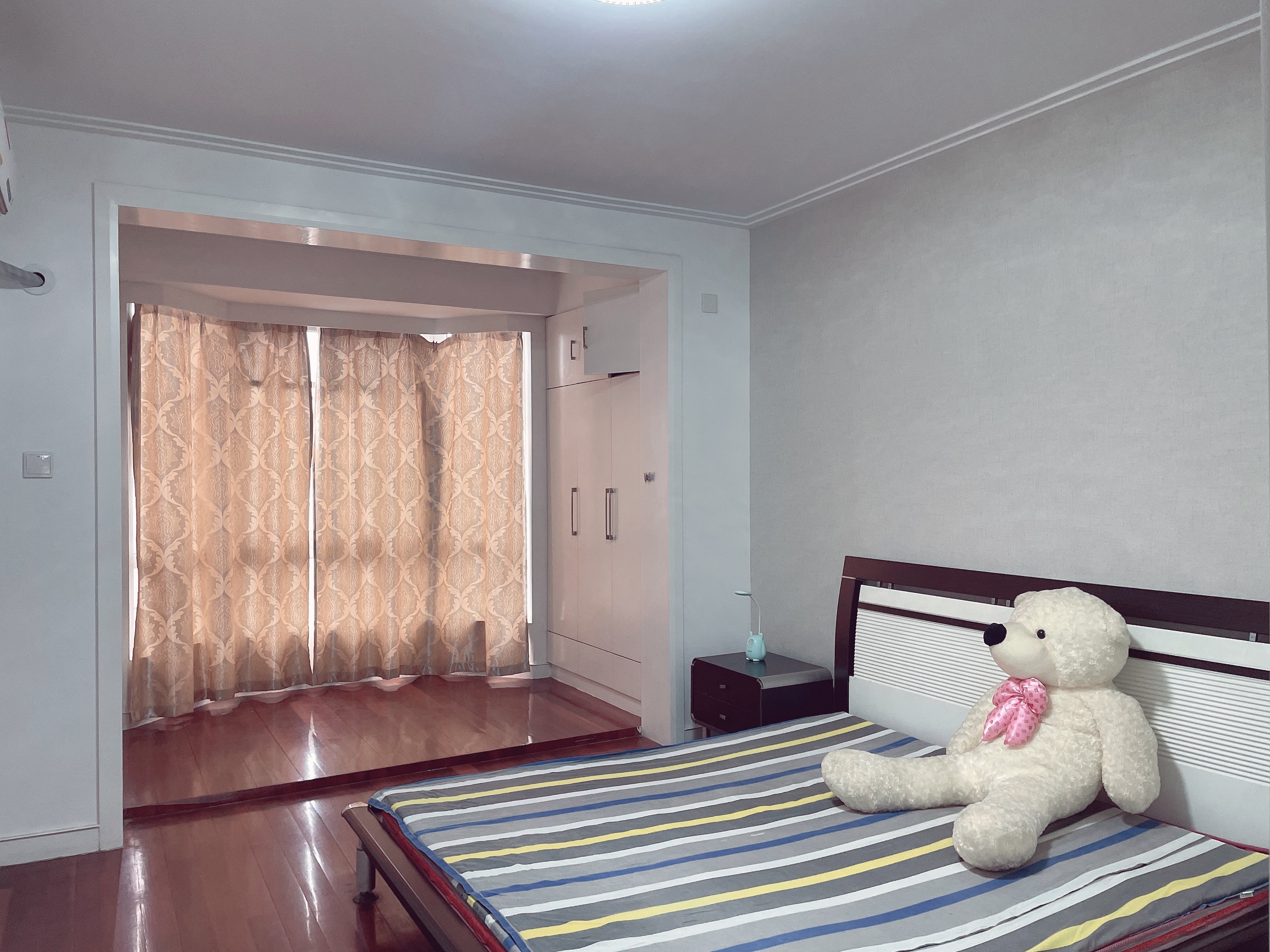 鑫乾花园 3室2厅1卫 130m&sup2;