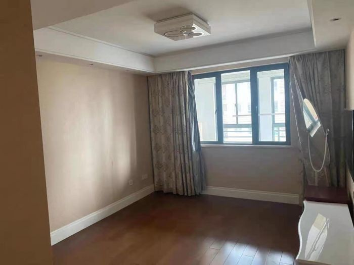 金鼎湾花园 4室2厅2卫 190m&sup2;