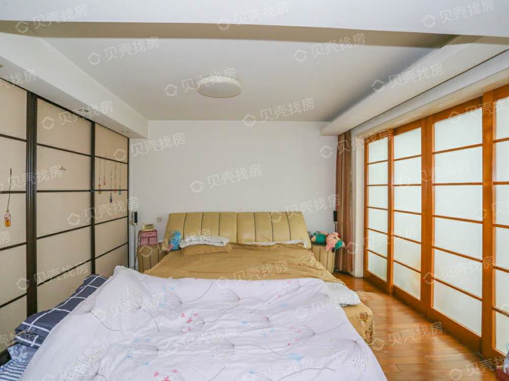 佳成花苑 6室2厅2卫 330m&sup2;