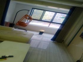 万濠星城 3室2厅1卫 99.00m²