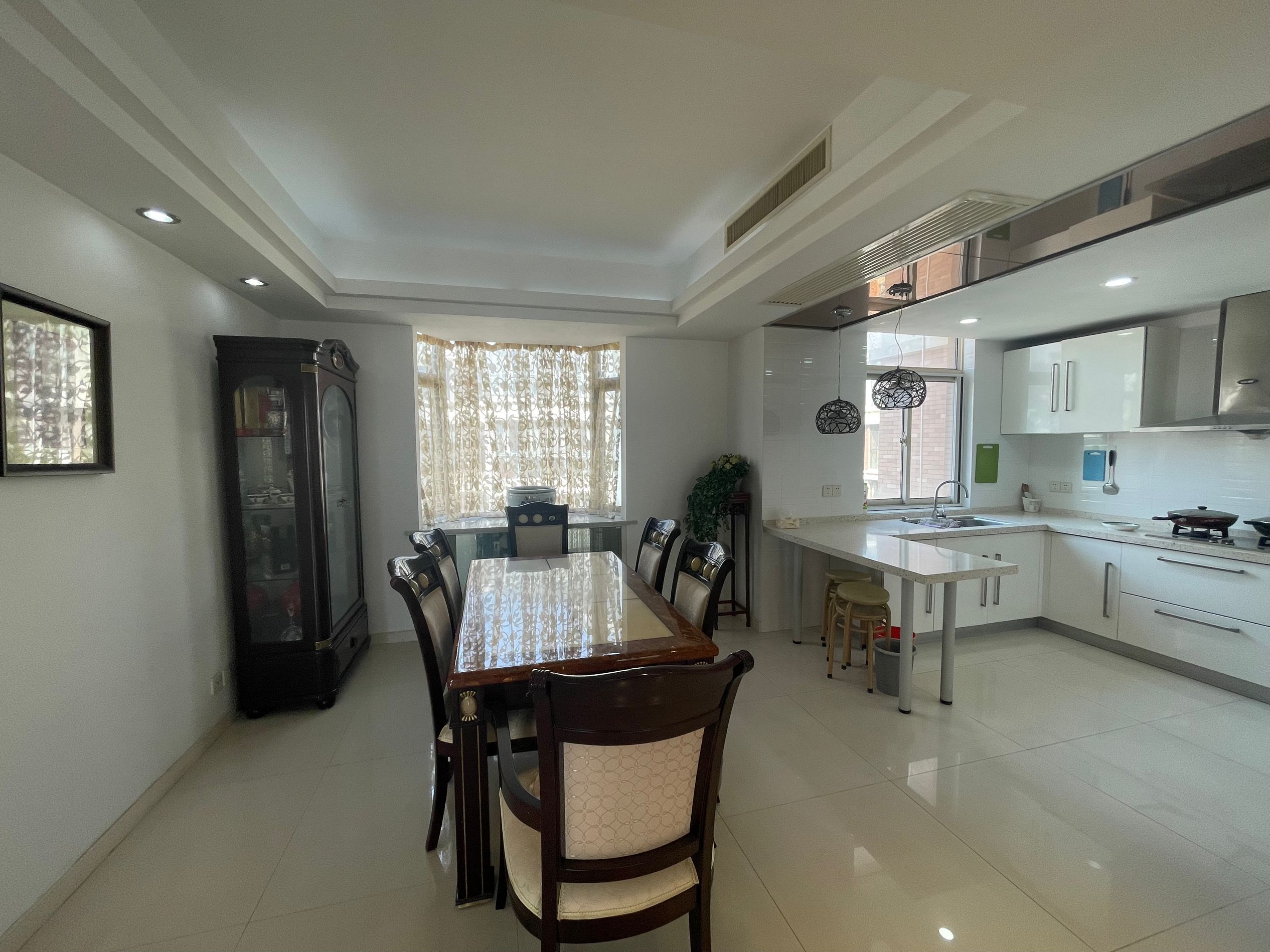 凤凰莱茵苑 5室2厅2卫 216.00m&sup2;