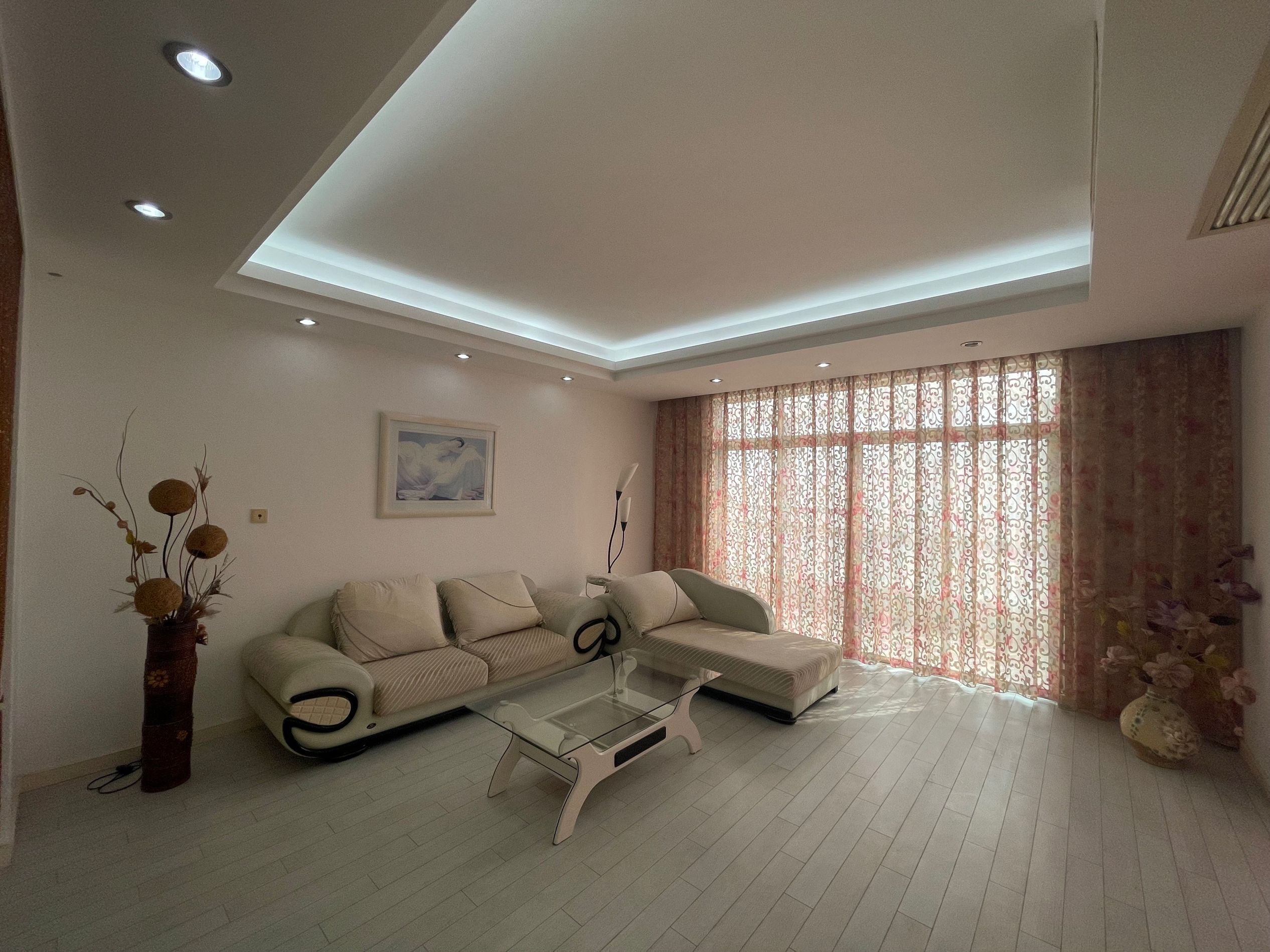 凤凰莱茵苑 5室2厅2卫 216.00m&sup2;