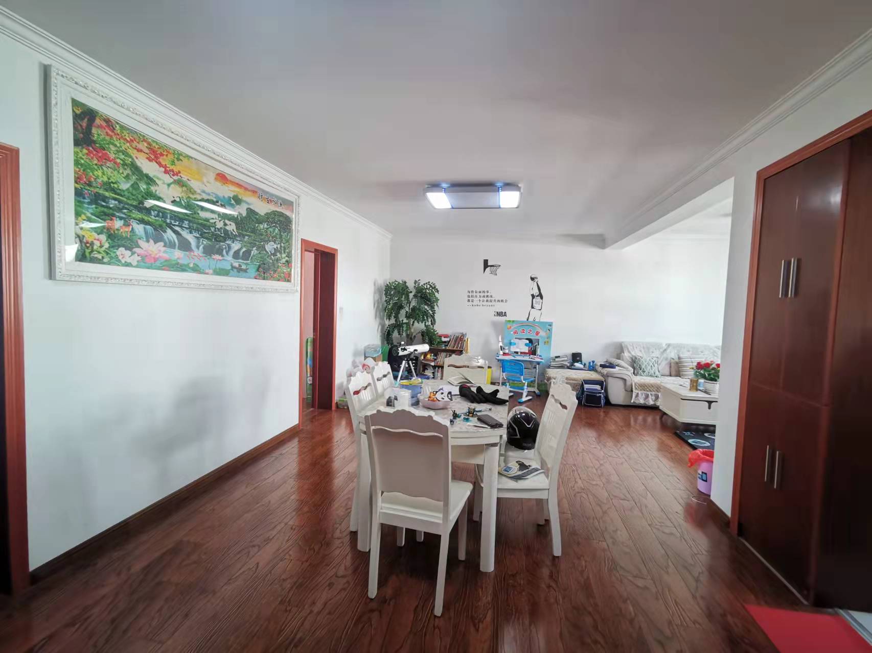 怡居北苑 5室2厅2卫 233m²