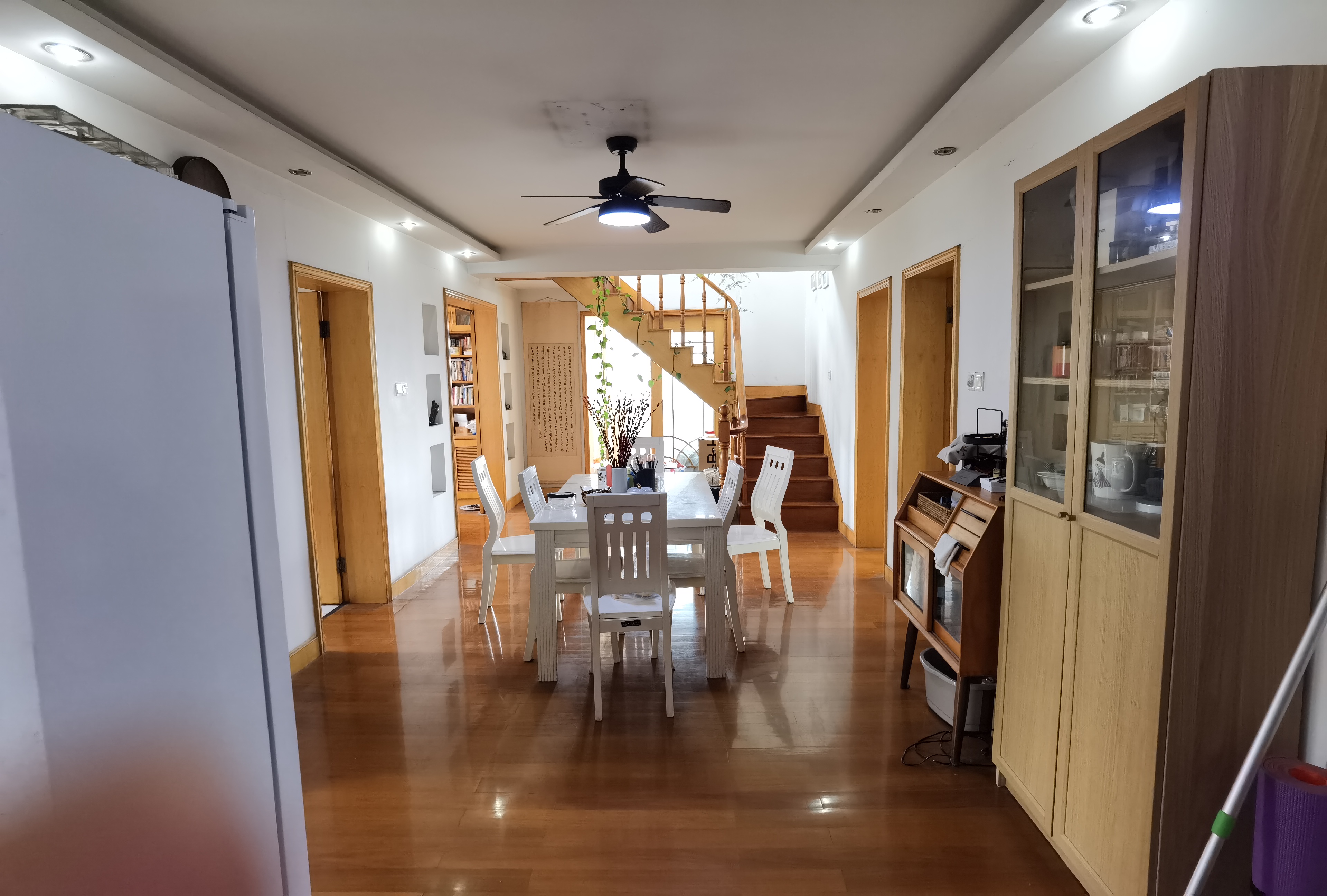 苏东花苑 5室2厅2卫 185.28m²