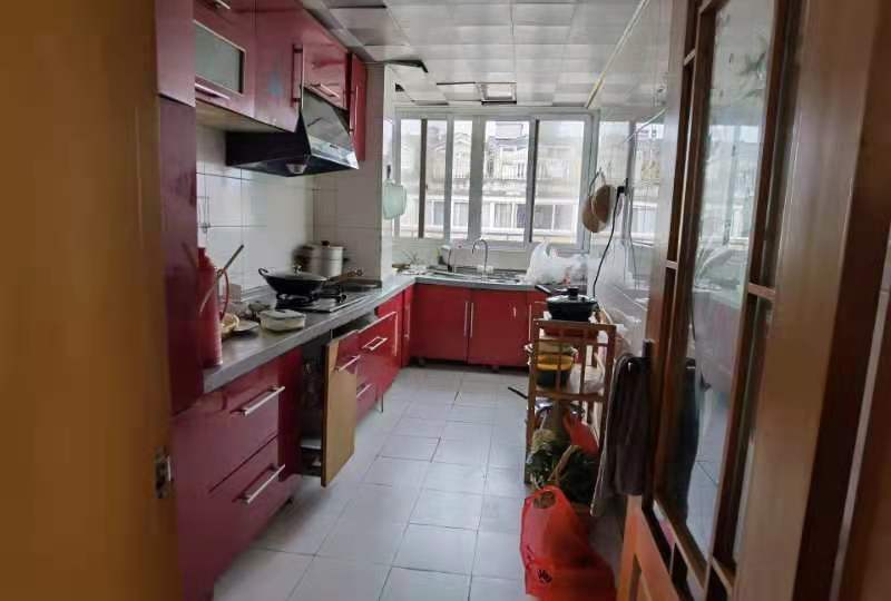 苏东花苑 5室2厅2卫 185.28m&sup2;