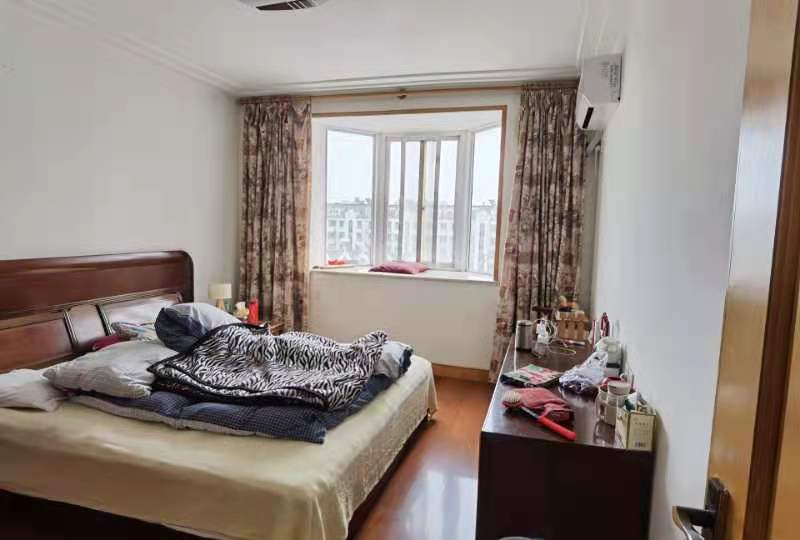苏东花苑 5室2厅2卫 185.28m&sup2;