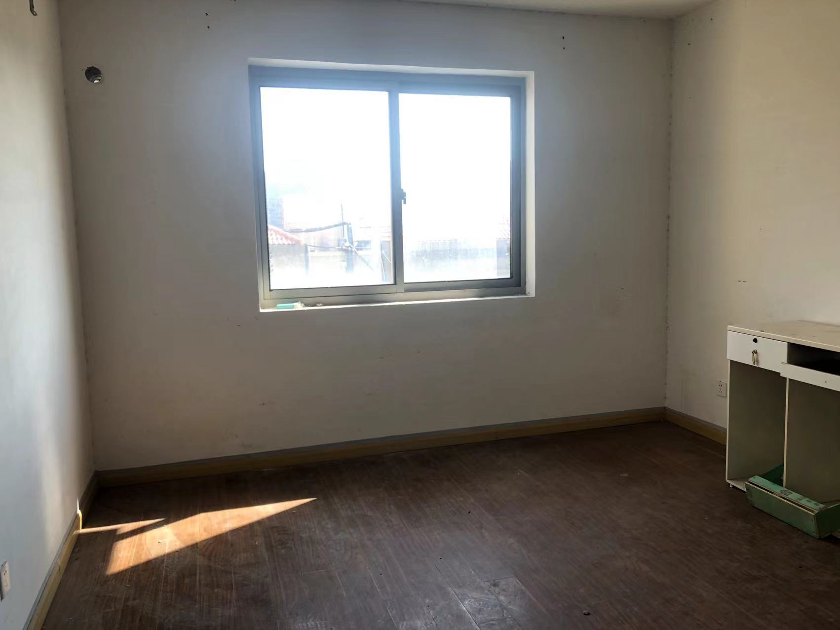 世濠花园 4室2厅2卫 132m&sup2;