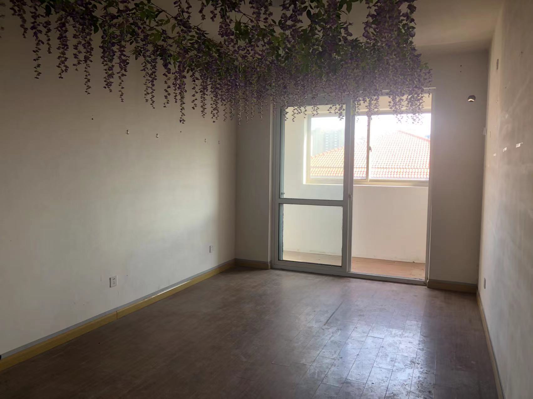 世濠花园 4室2厅2卫 132m&sup2;