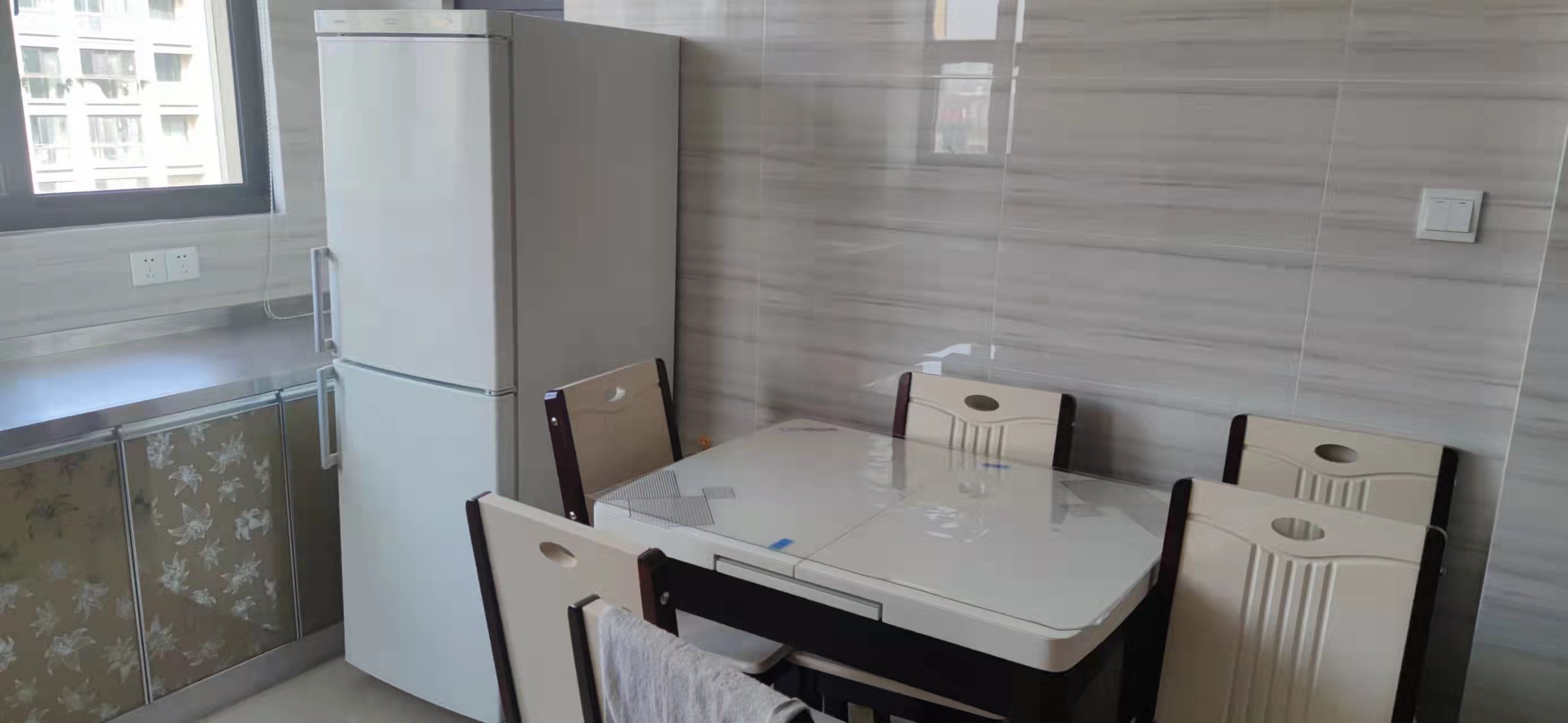紫东南苑南区 3室1厅1卫 98.00m²
