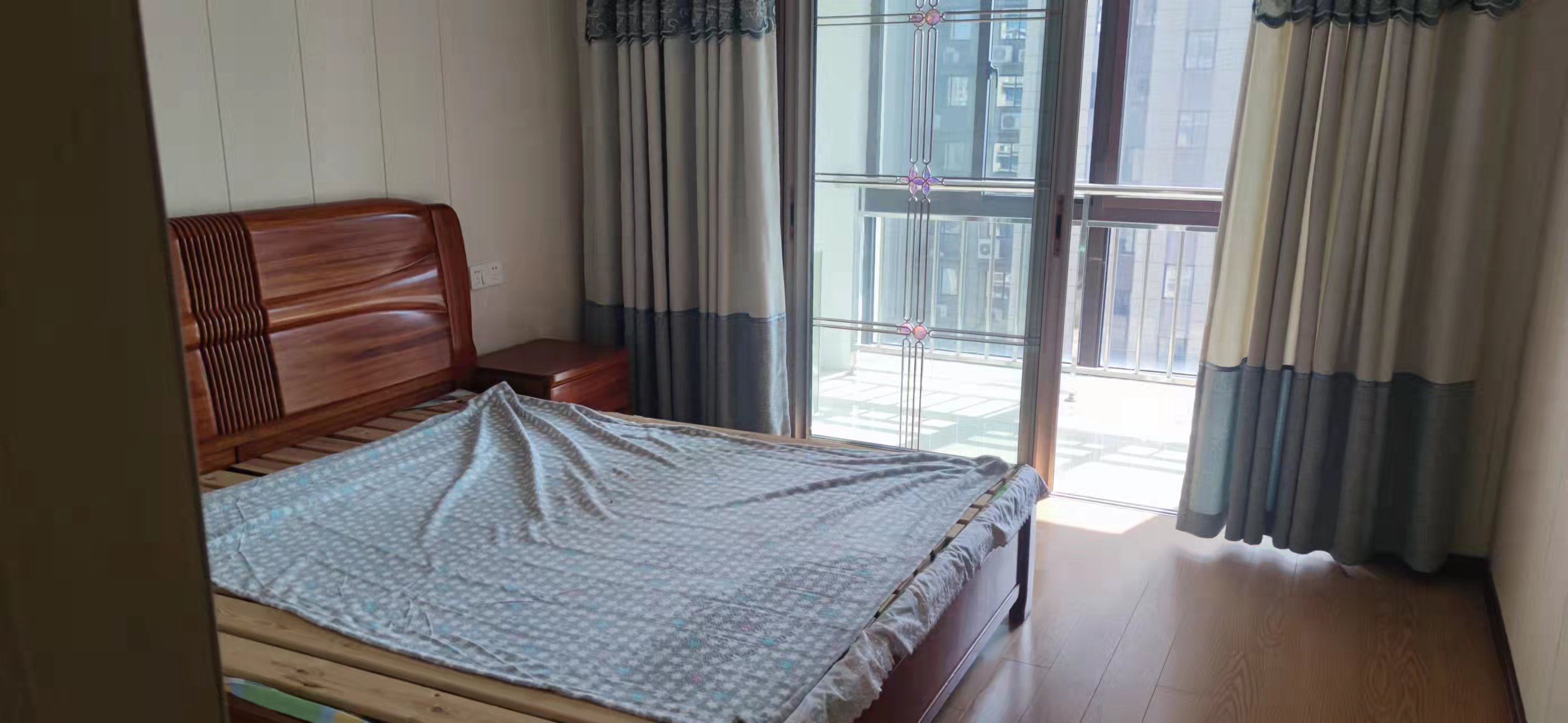 紫东南苑南区 3室1厅1卫 98.00m²