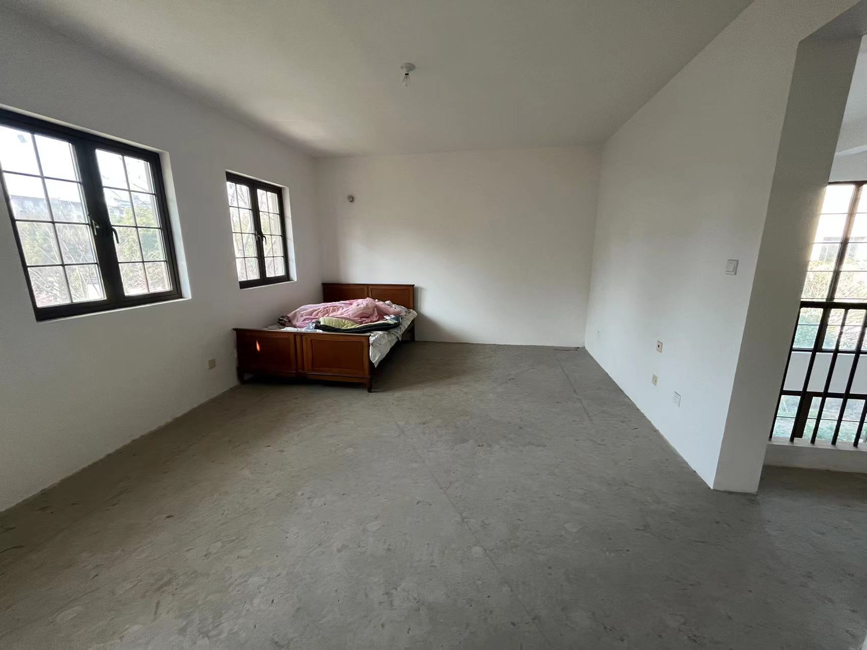 万科有湖（翡翠心湖） 5室3厅3卫 305.00m&sup2;