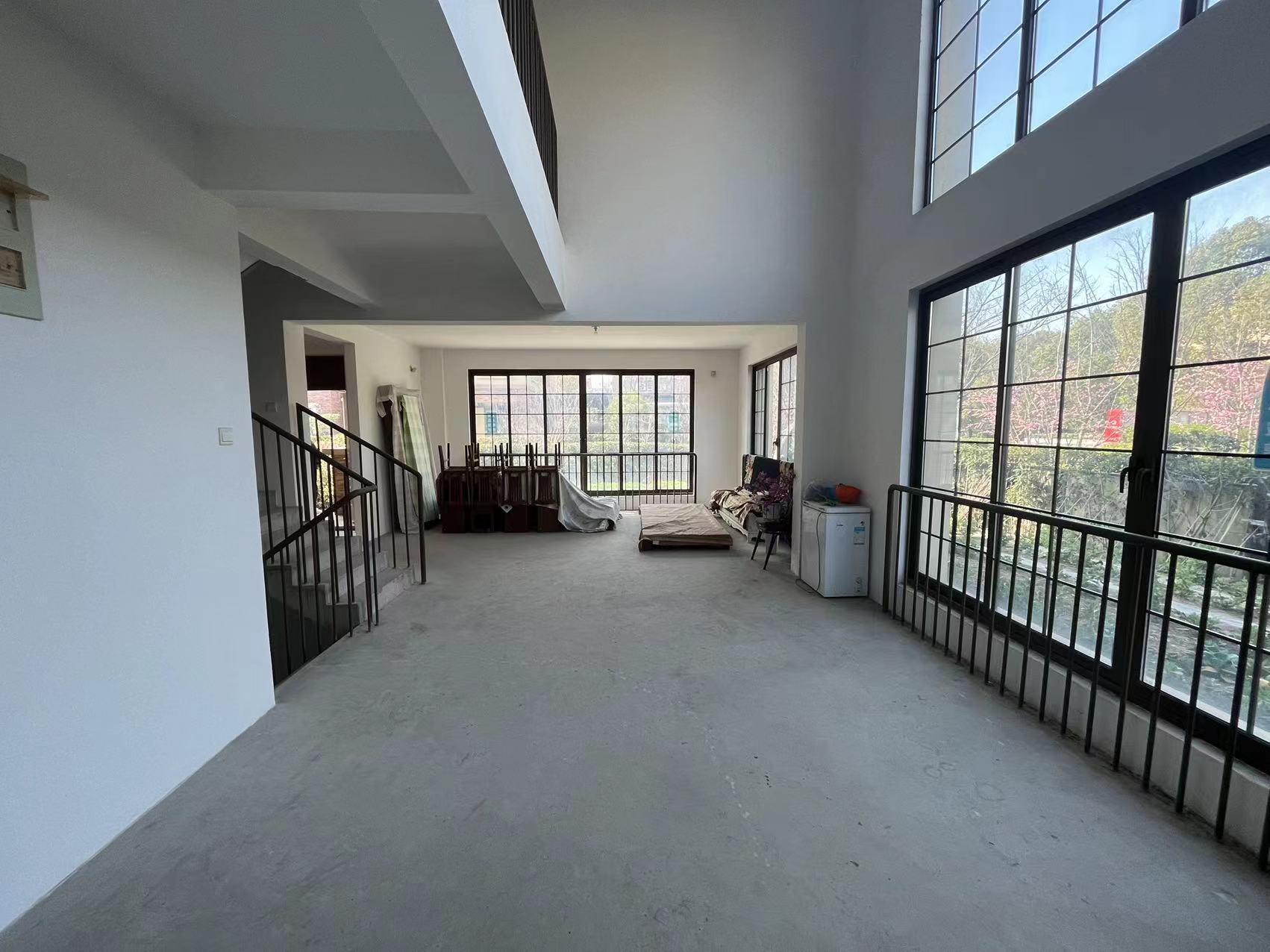 万科有湖（翡翠心湖） 5室3厅3卫 305.00m&sup2;