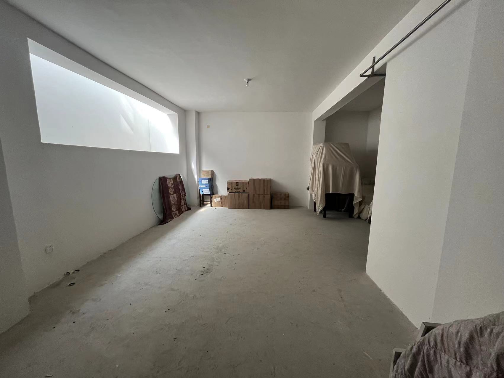 万科有湖（翡翠心湖） 5室3厅3卫 305.00m&sup2;