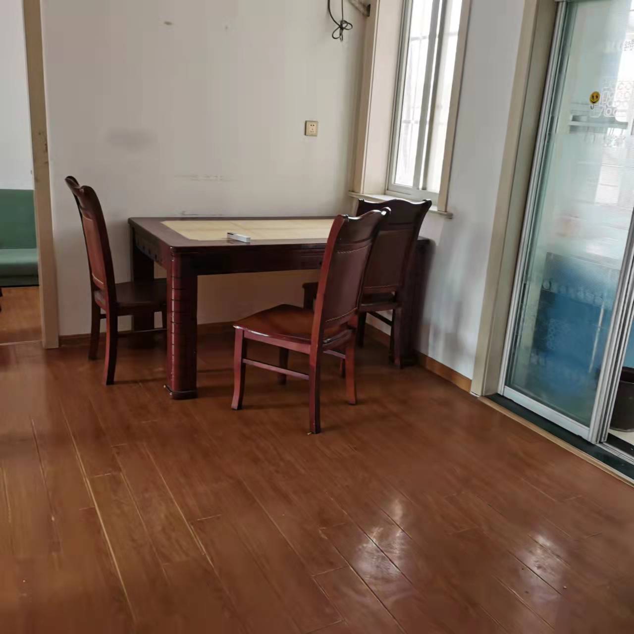 郭里园 3室2厅1卫 72m²