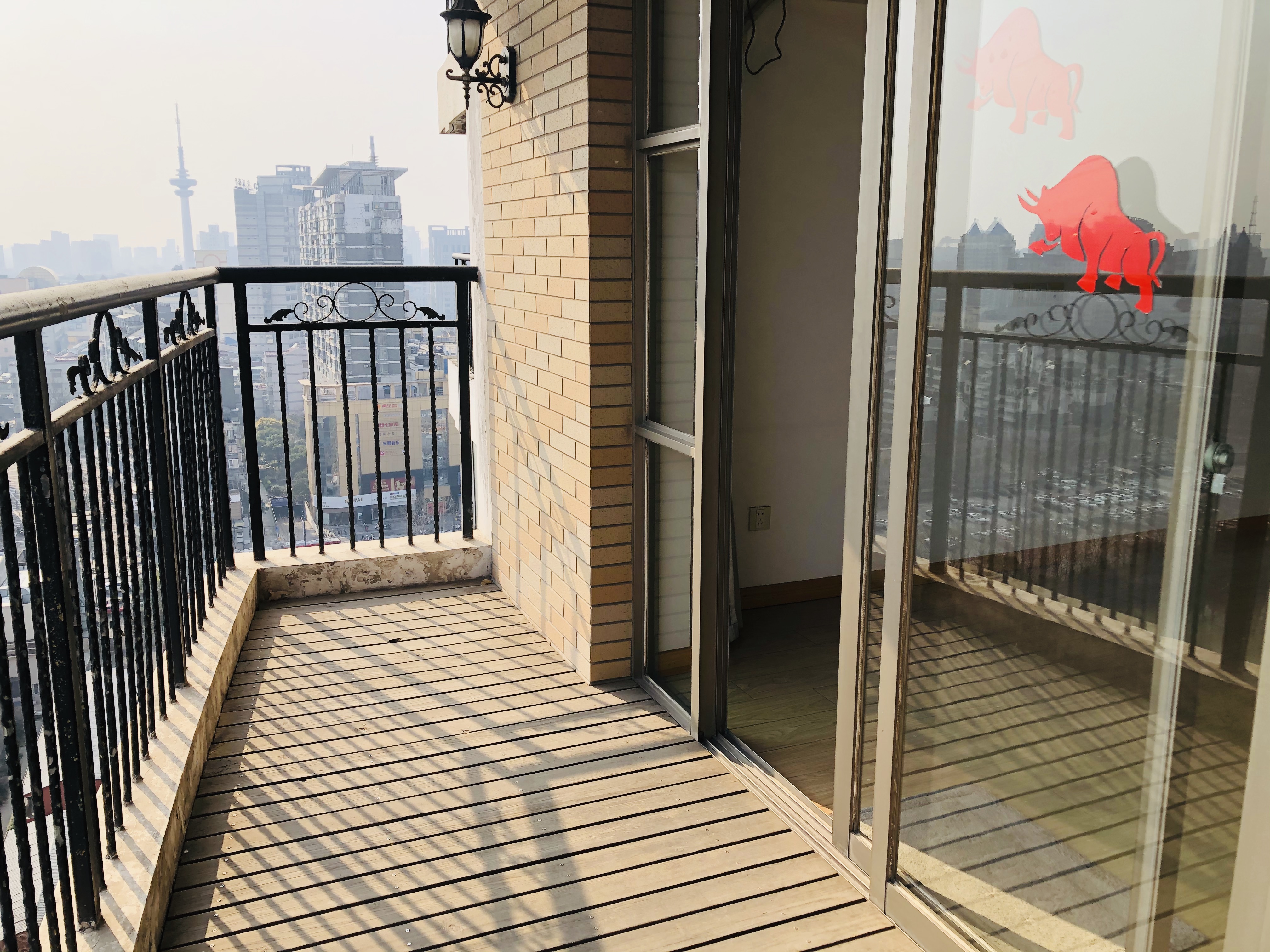 王府大厦 3室2厅2卫 165m&sup2;