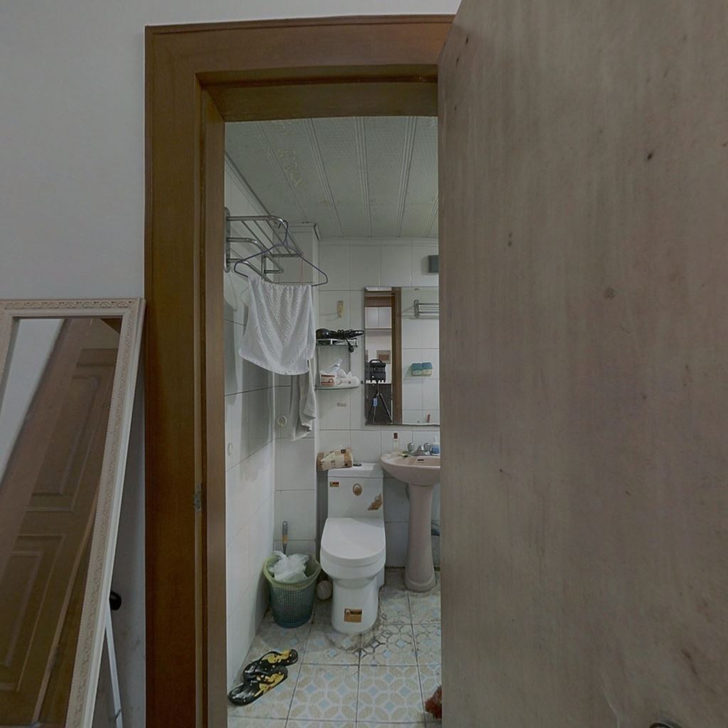 易家桥新村 1室1厅1卫 45.6m&sup2;