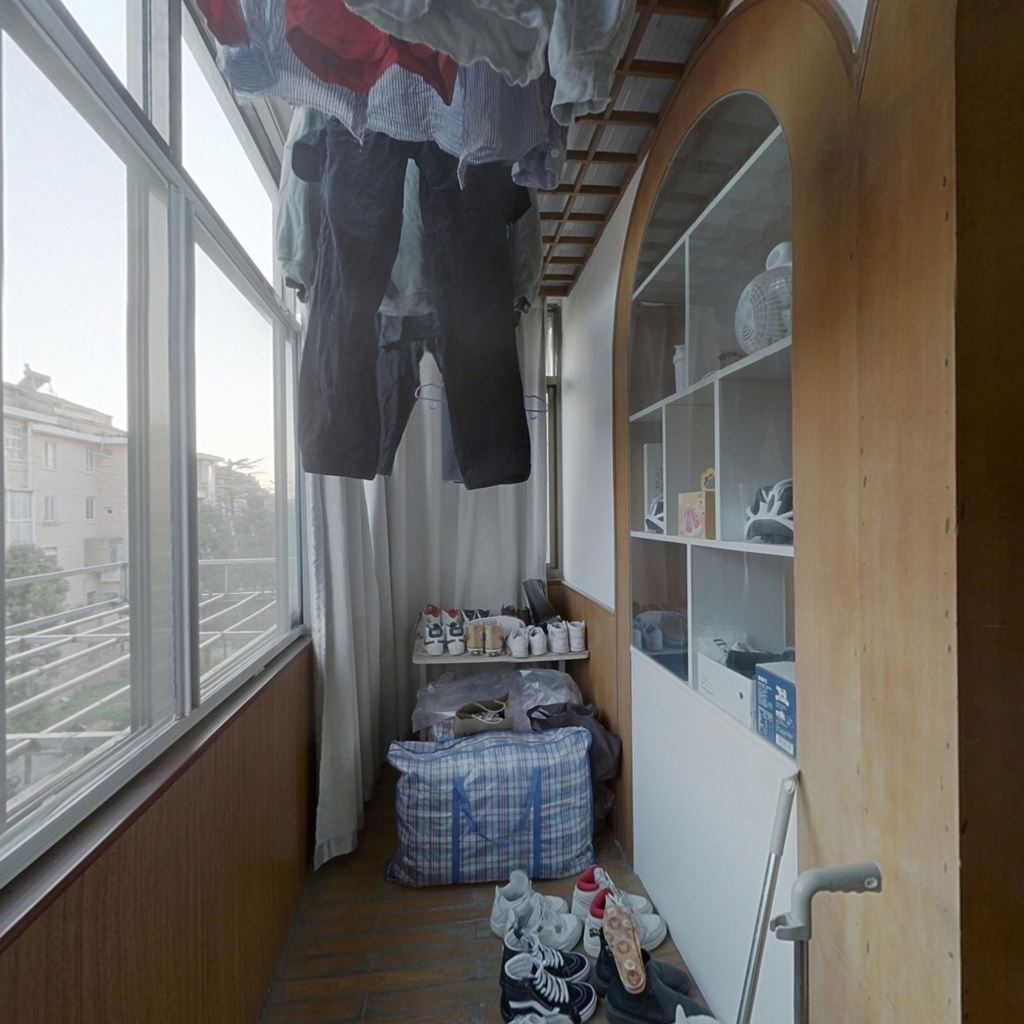 易家桥新村 1室1厅1卫 45.6m&sup2;