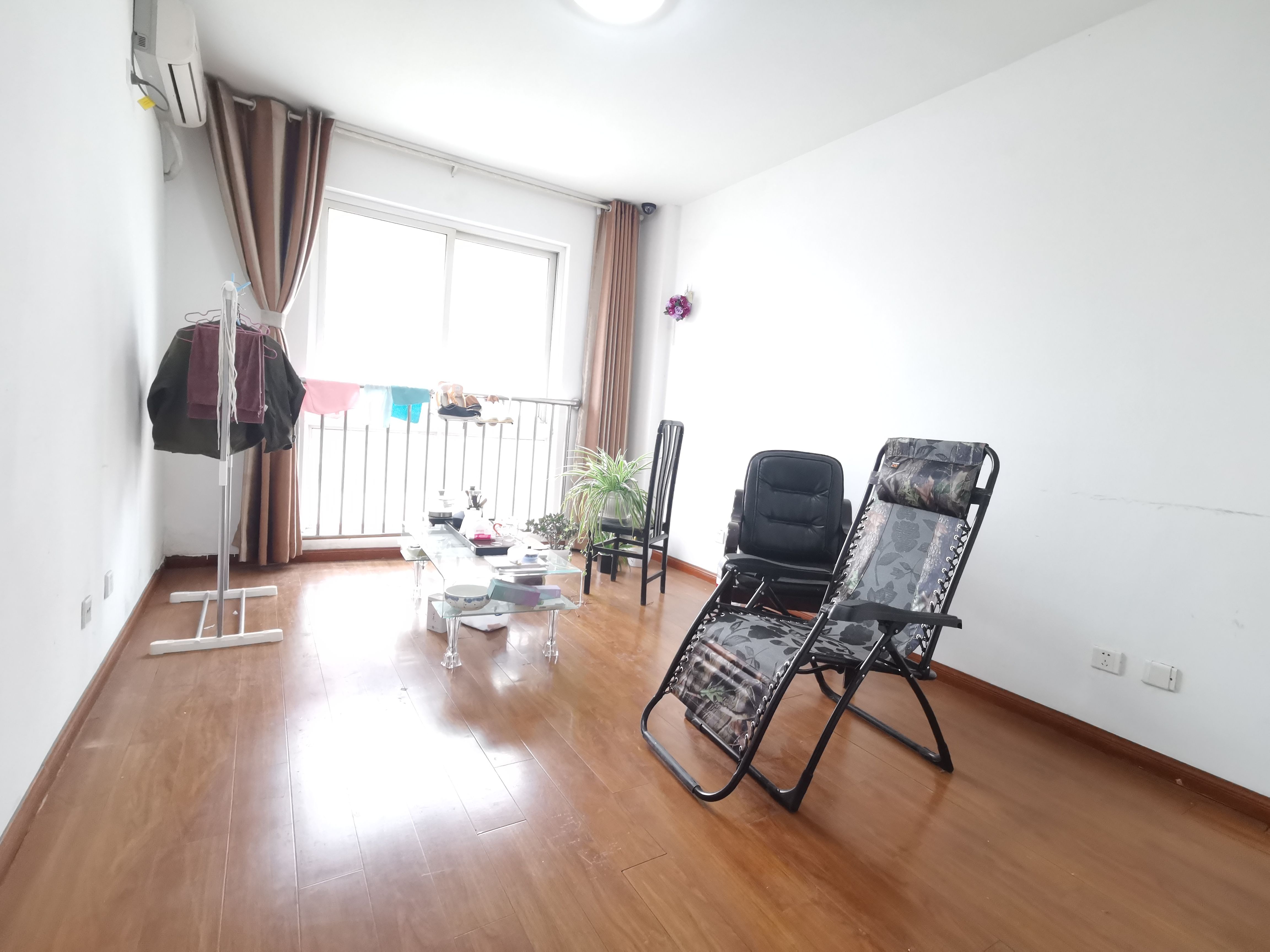 锦峰大厦 2室1厅1卫 110m&sup2;