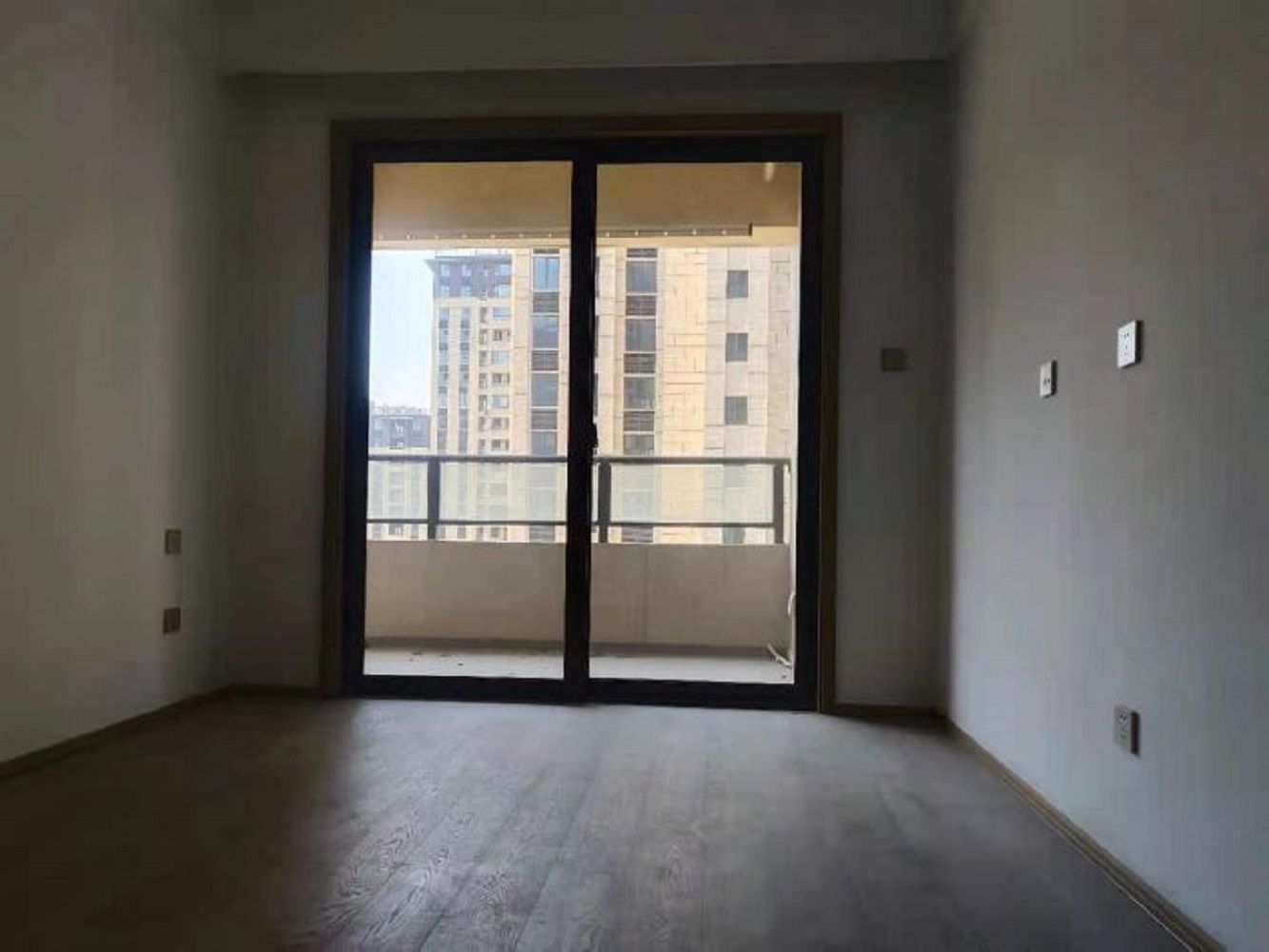 珑府 3室2厅2卫 124m²