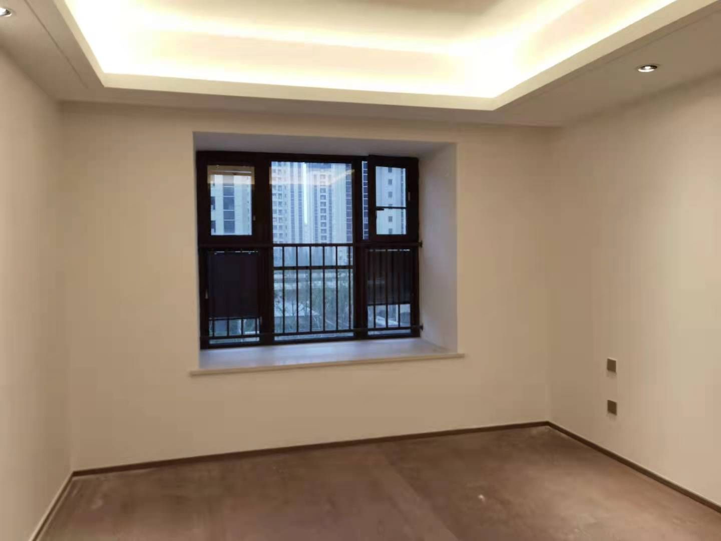珑府 4室2厅2卫 143m&sup2;