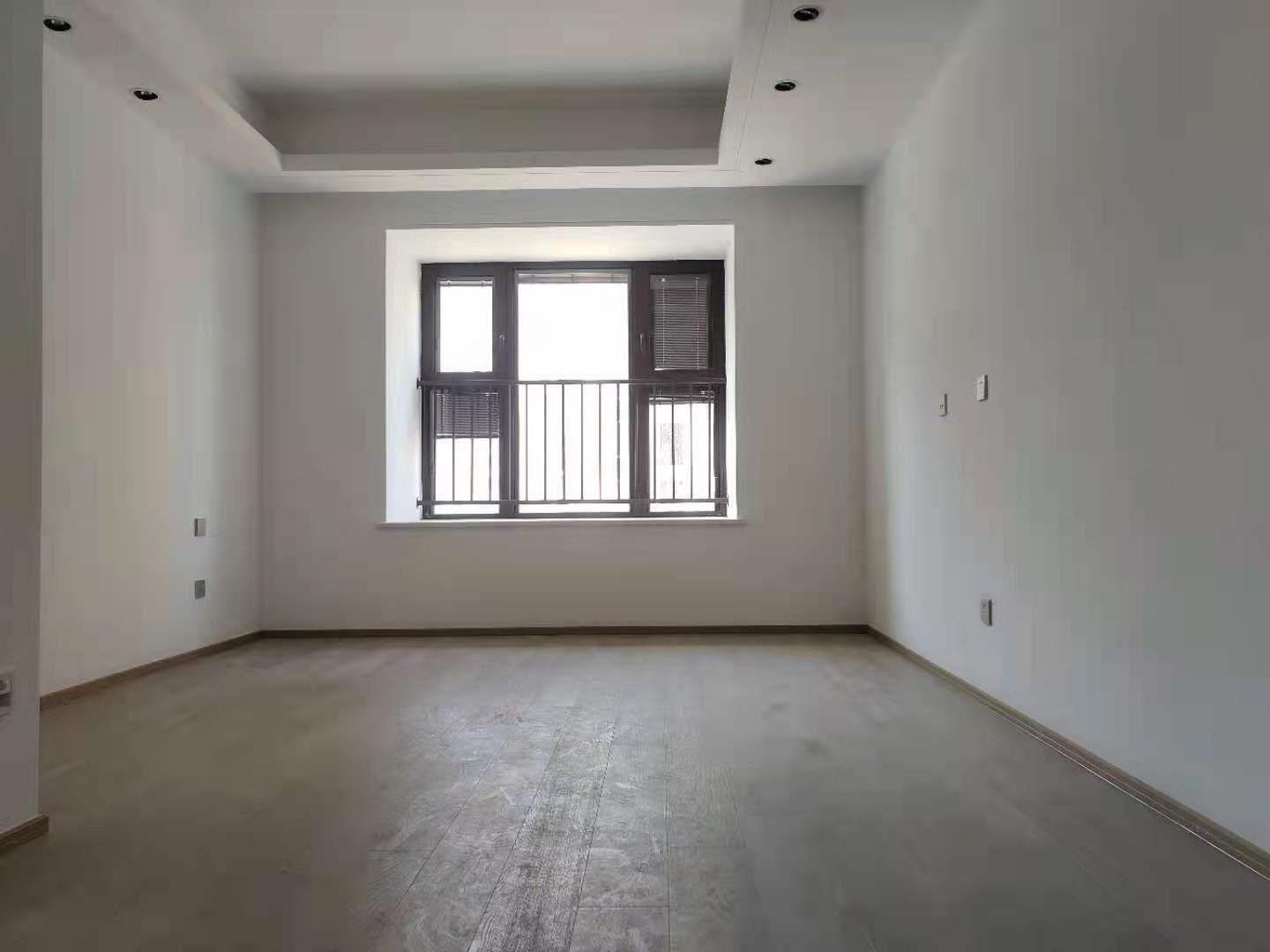 珑府 4室2厅2卫 143m&sup2;