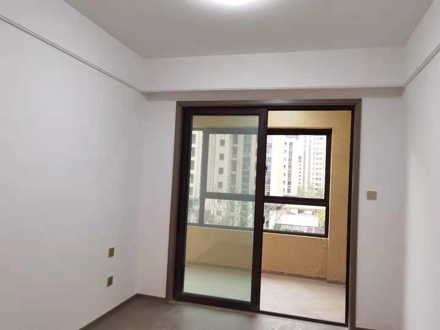 珑府 4室2厅2卫 143m&sup2;