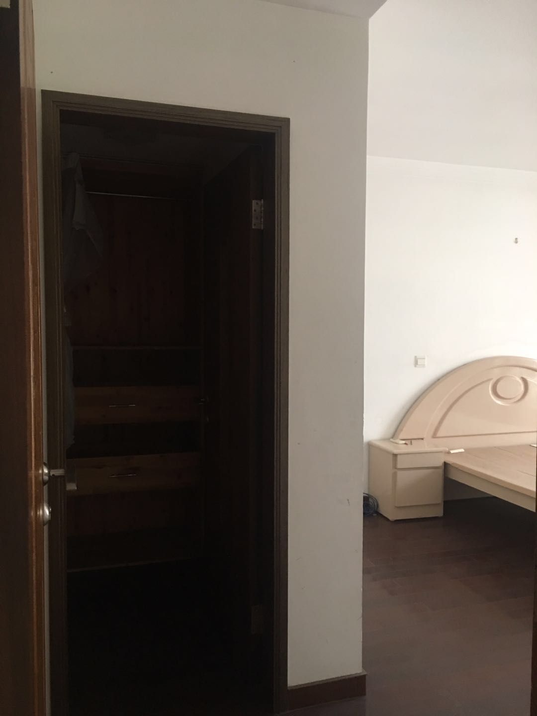 外滩小区 3室2厅1卫 124.8m&sup2;