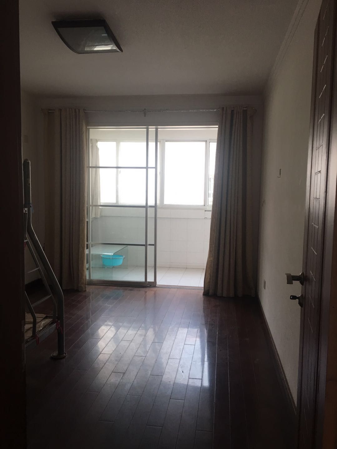 外滩小区 3室2厅1卫 124.8m&sup2;