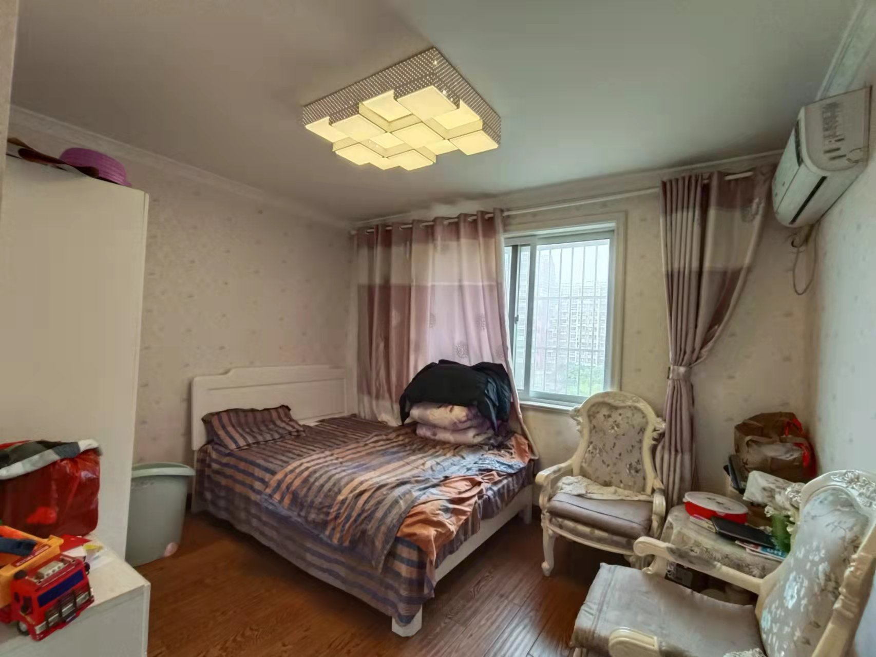 隆兴佳园 3室1厅1卫 138.00m&sup2;